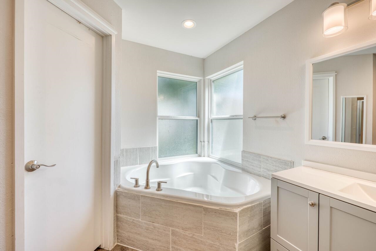 847 Pecan Ln