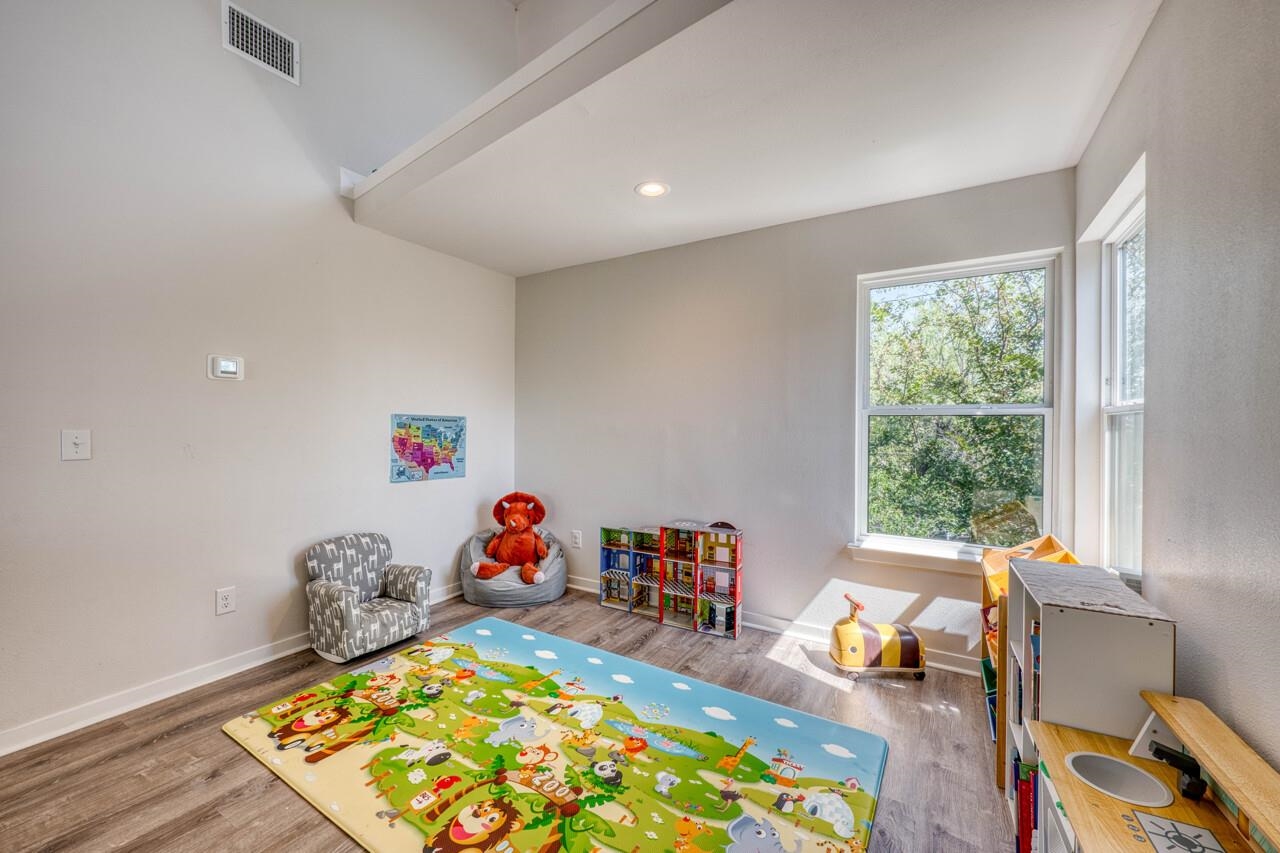 847 Pecan Ln