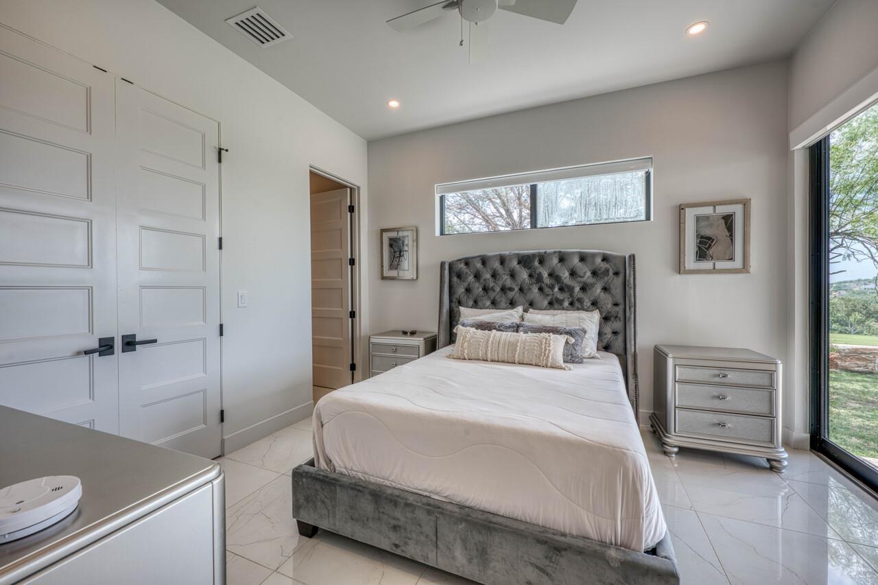 207 Kites CT