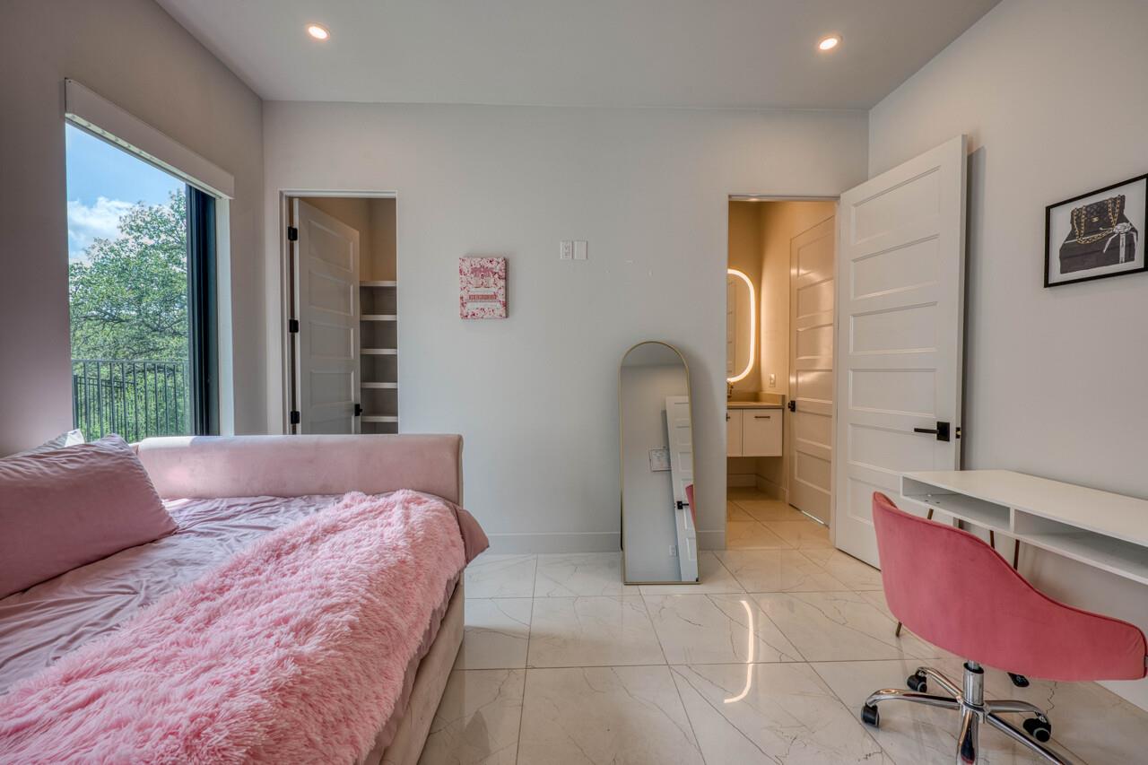 207 Kites CT