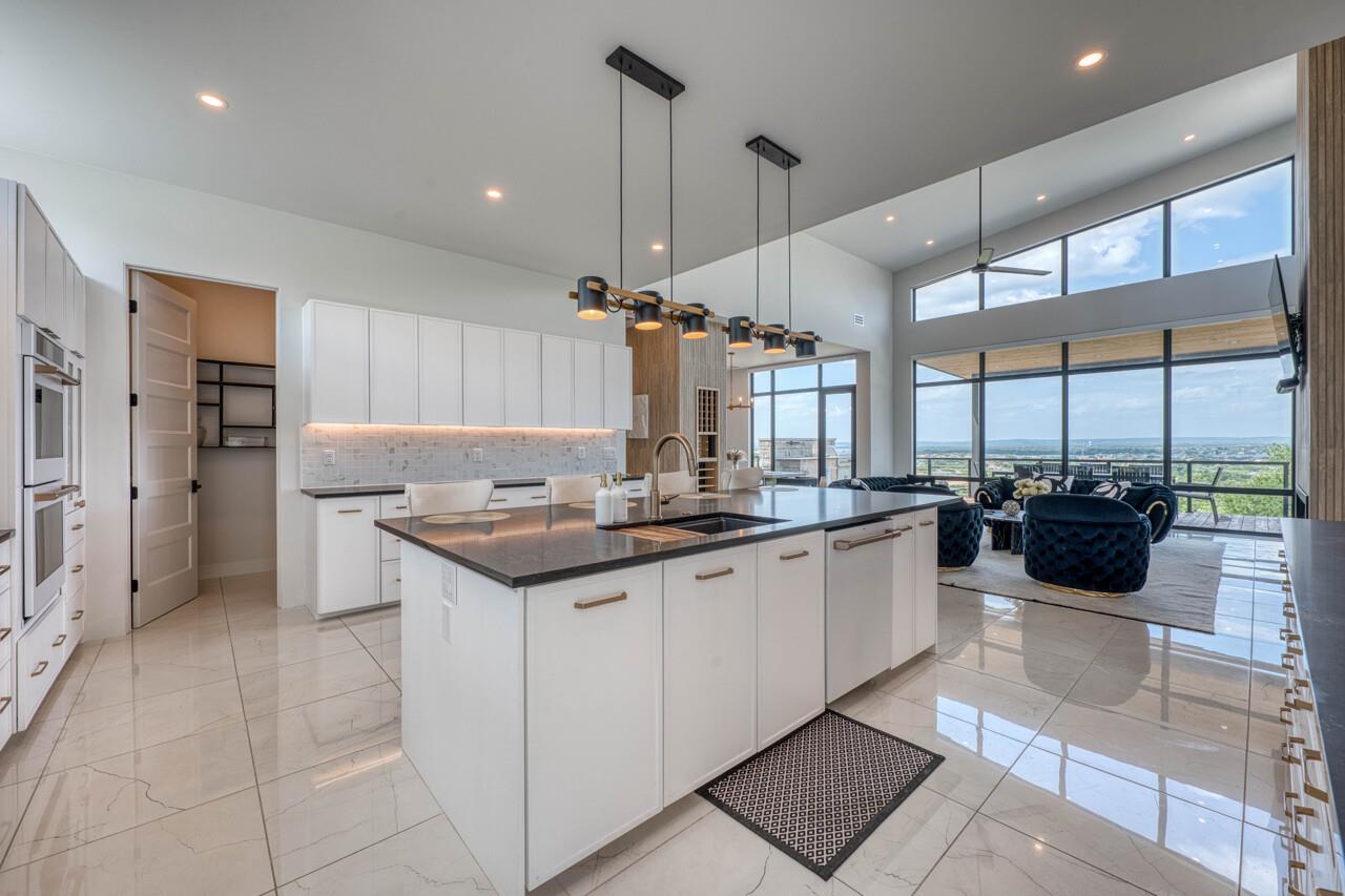 207 Kites CT