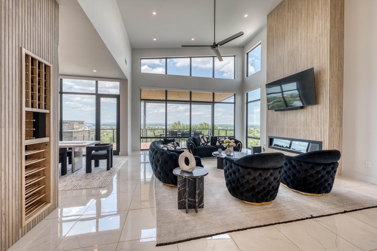 207 Kites CT