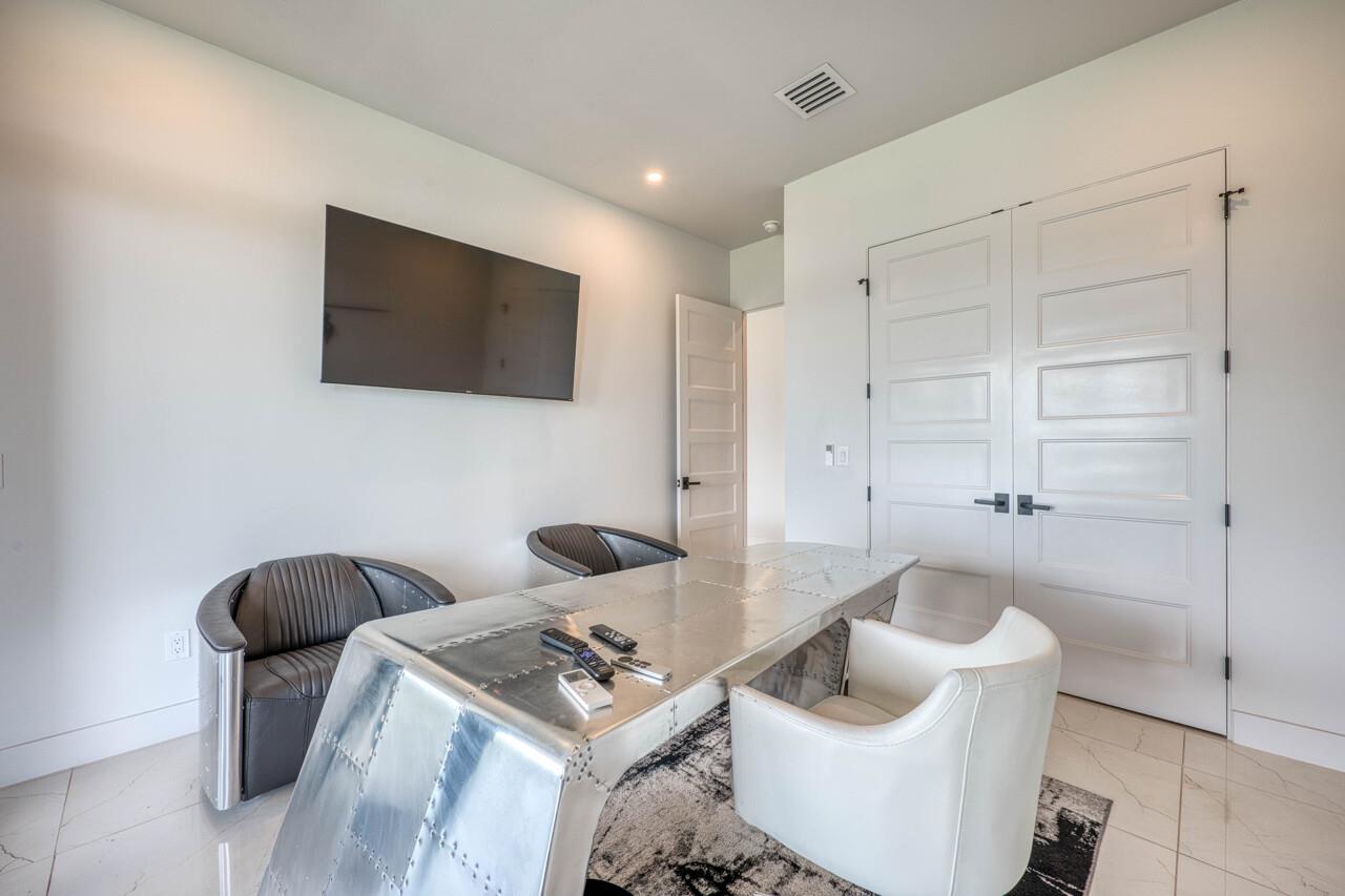 207 Kites CT