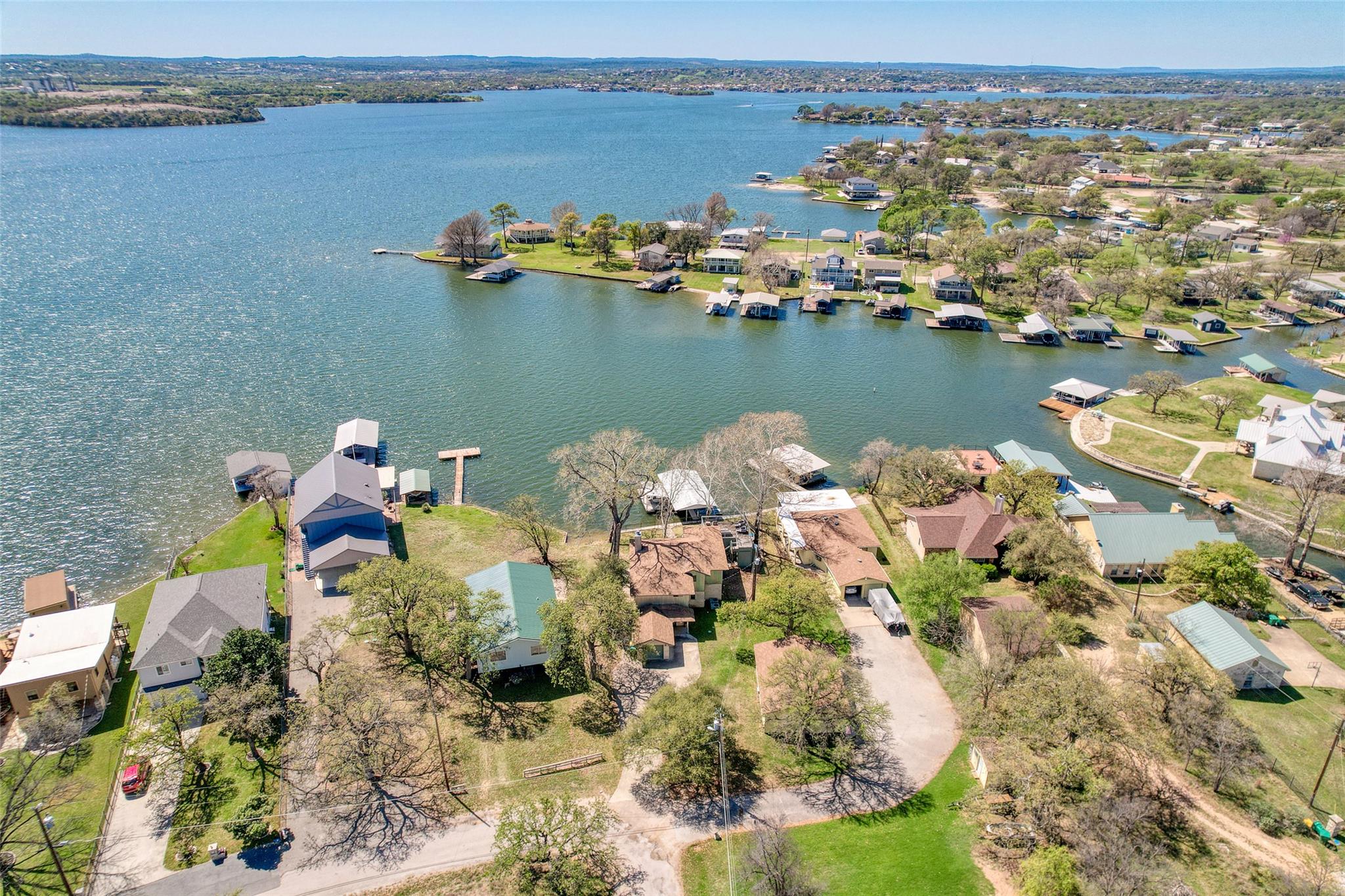 600 Deep Cove DR