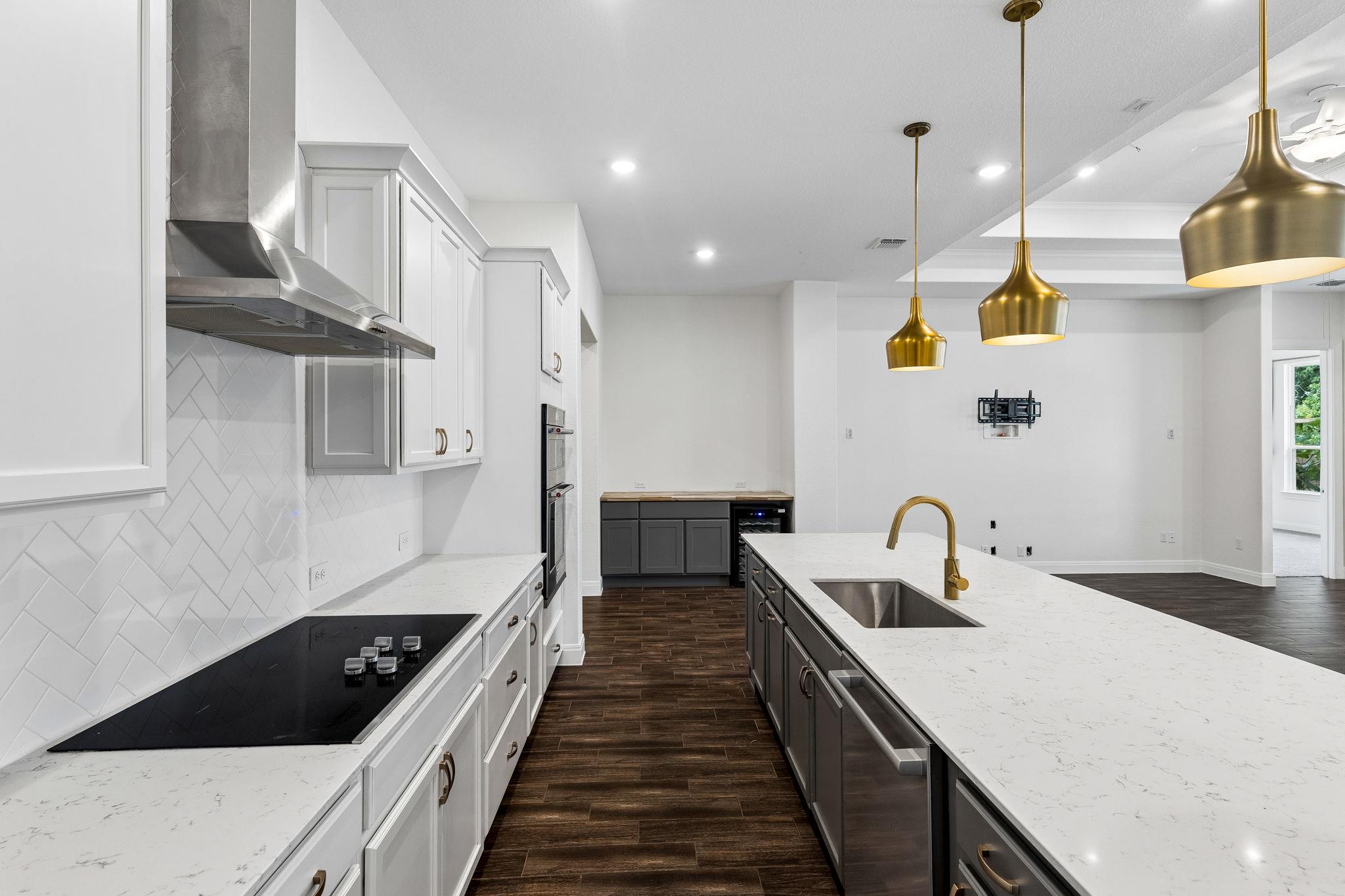 409 Verbena DR