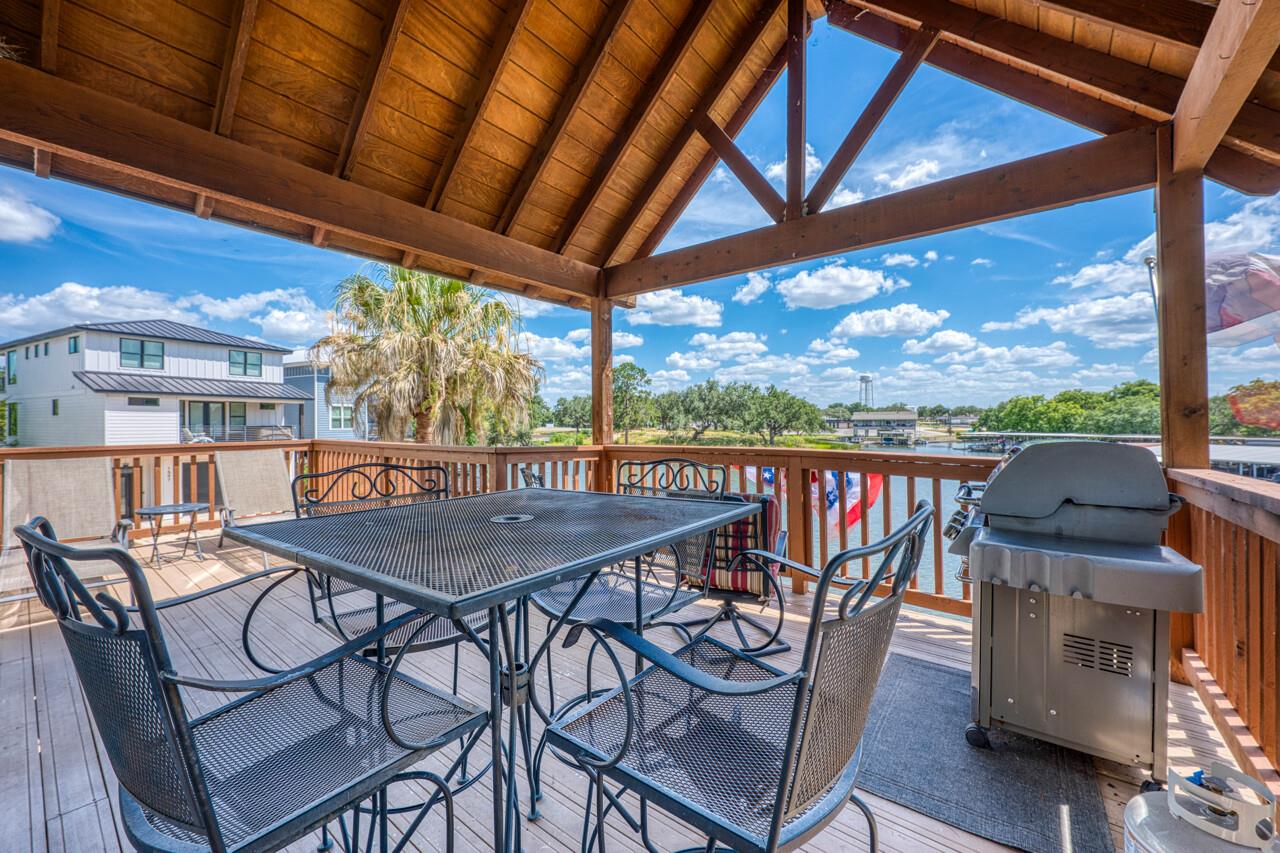 1605 Glencove DR