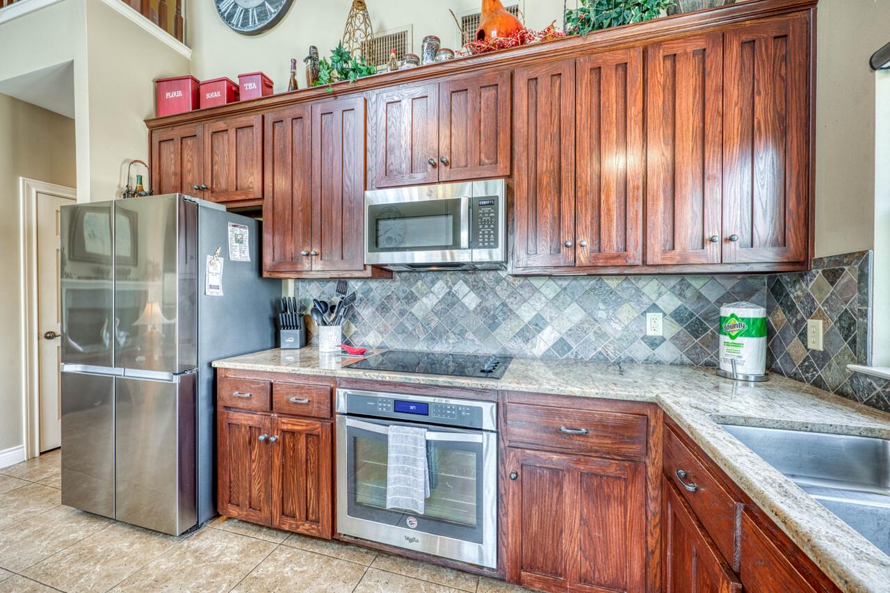 1605 Glencove DR