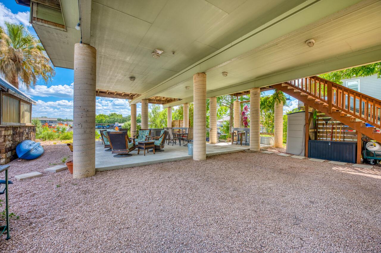 1605 Glencove DR