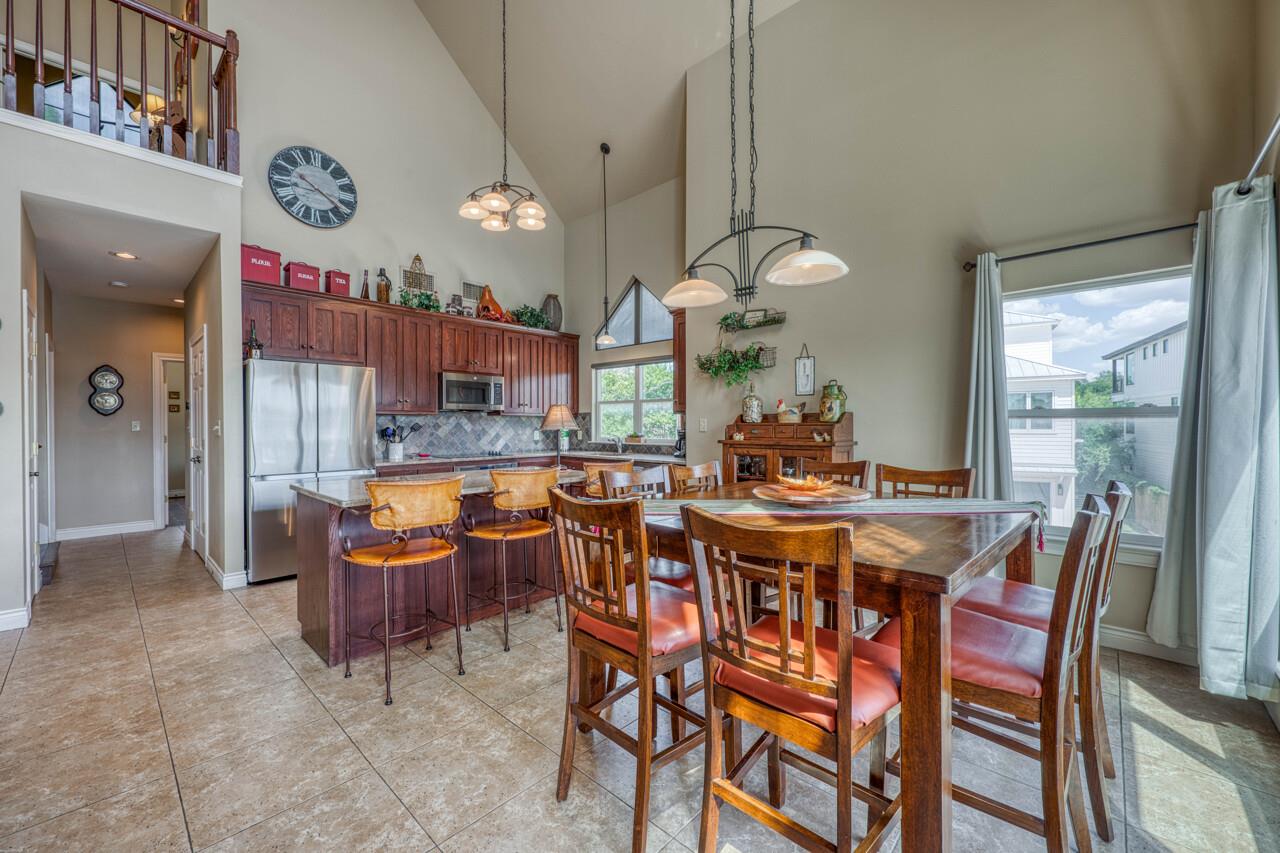 1605 Glencove DR