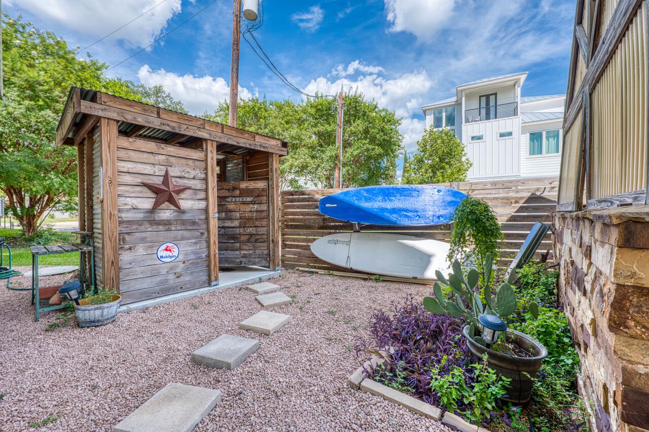 1605 Glencove DR