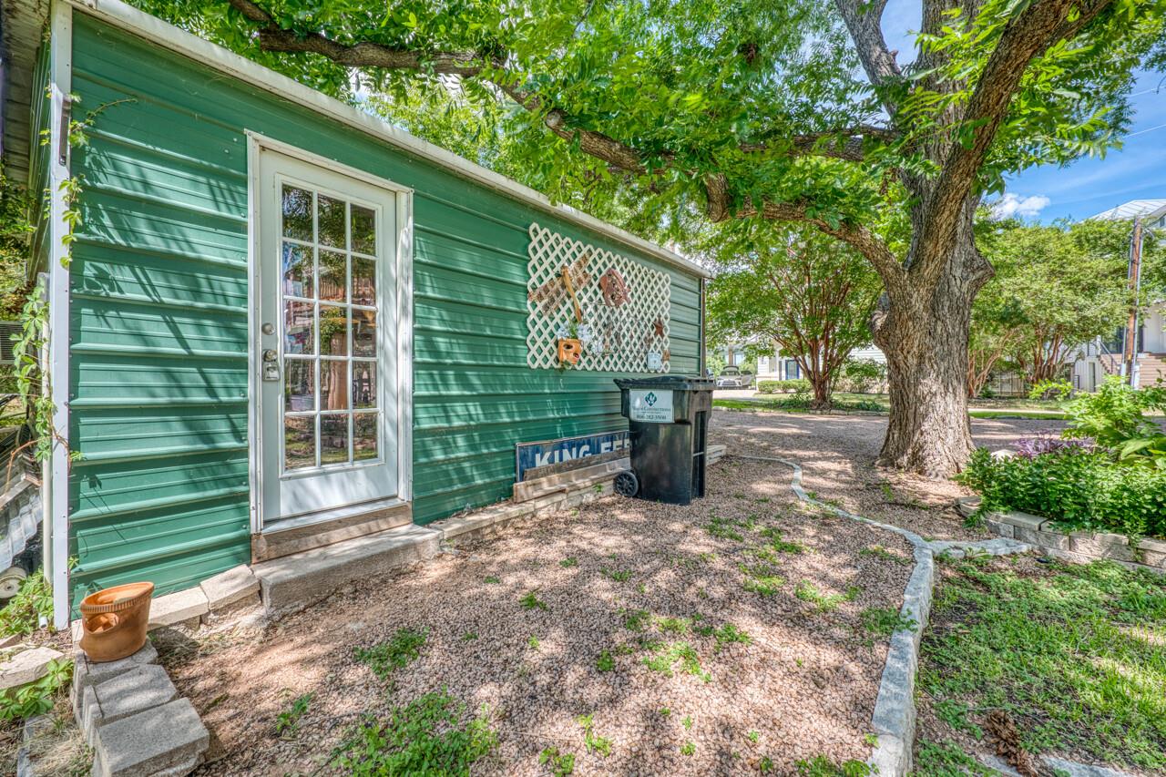 1605 Glencove DR