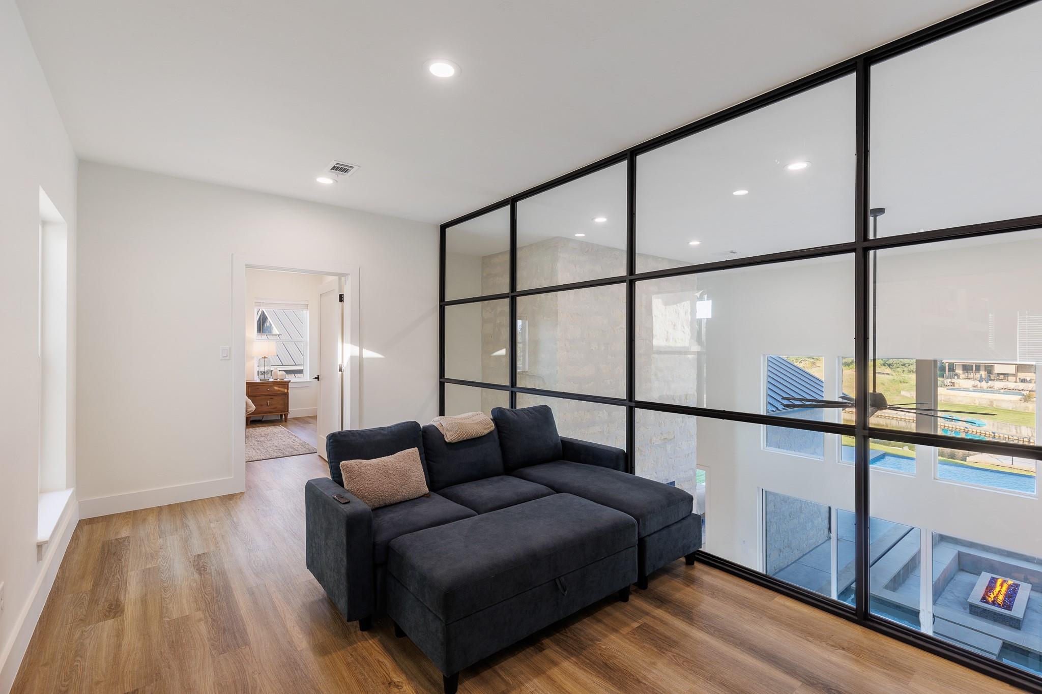241 Lazy Oaks LN