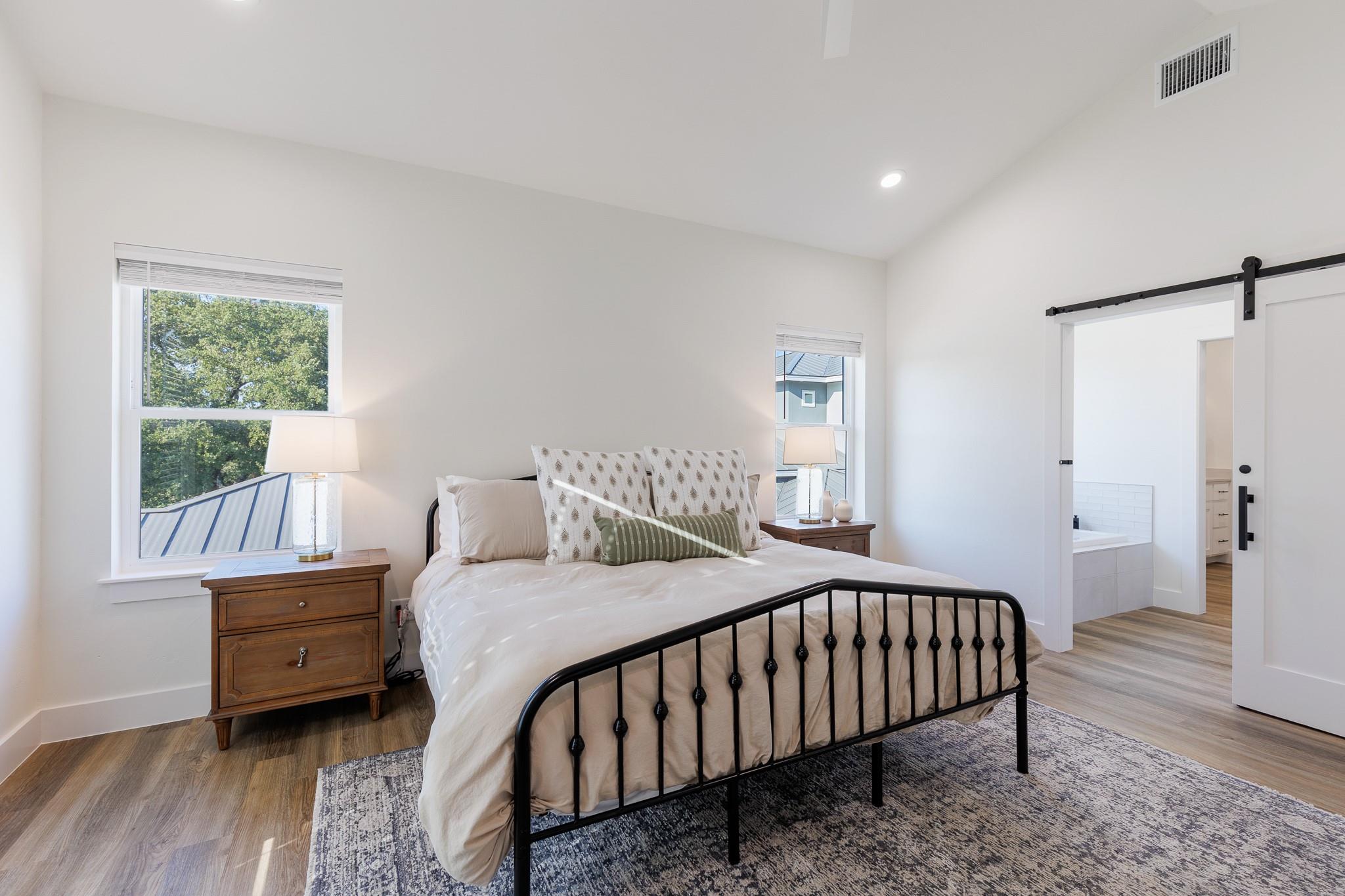 241 Lazy Oaks LN