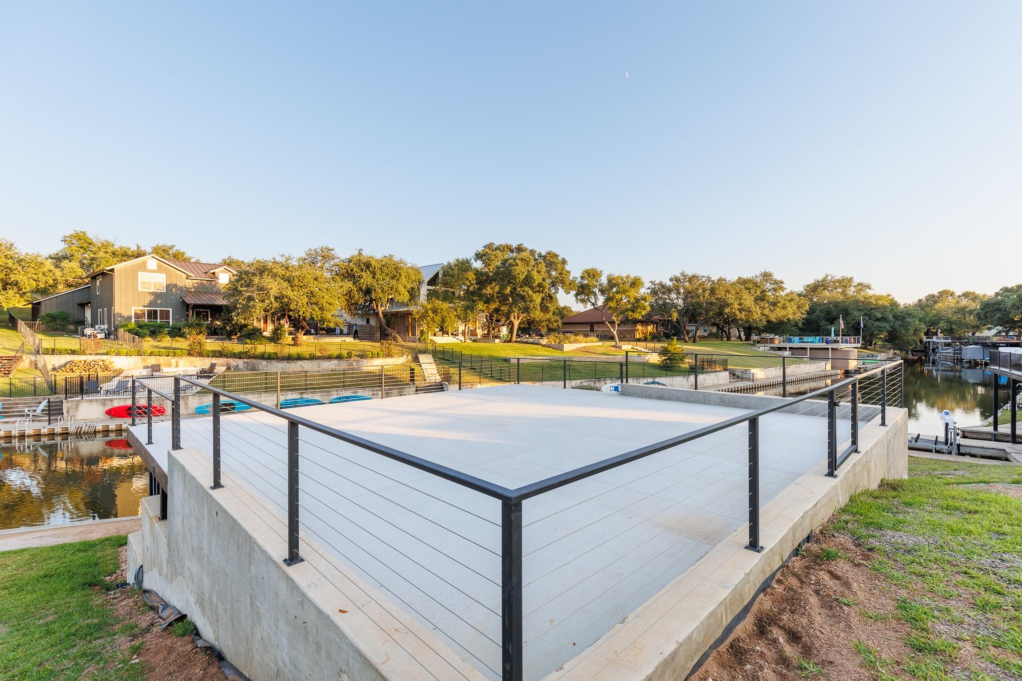 241 Lazy Oaks LN
