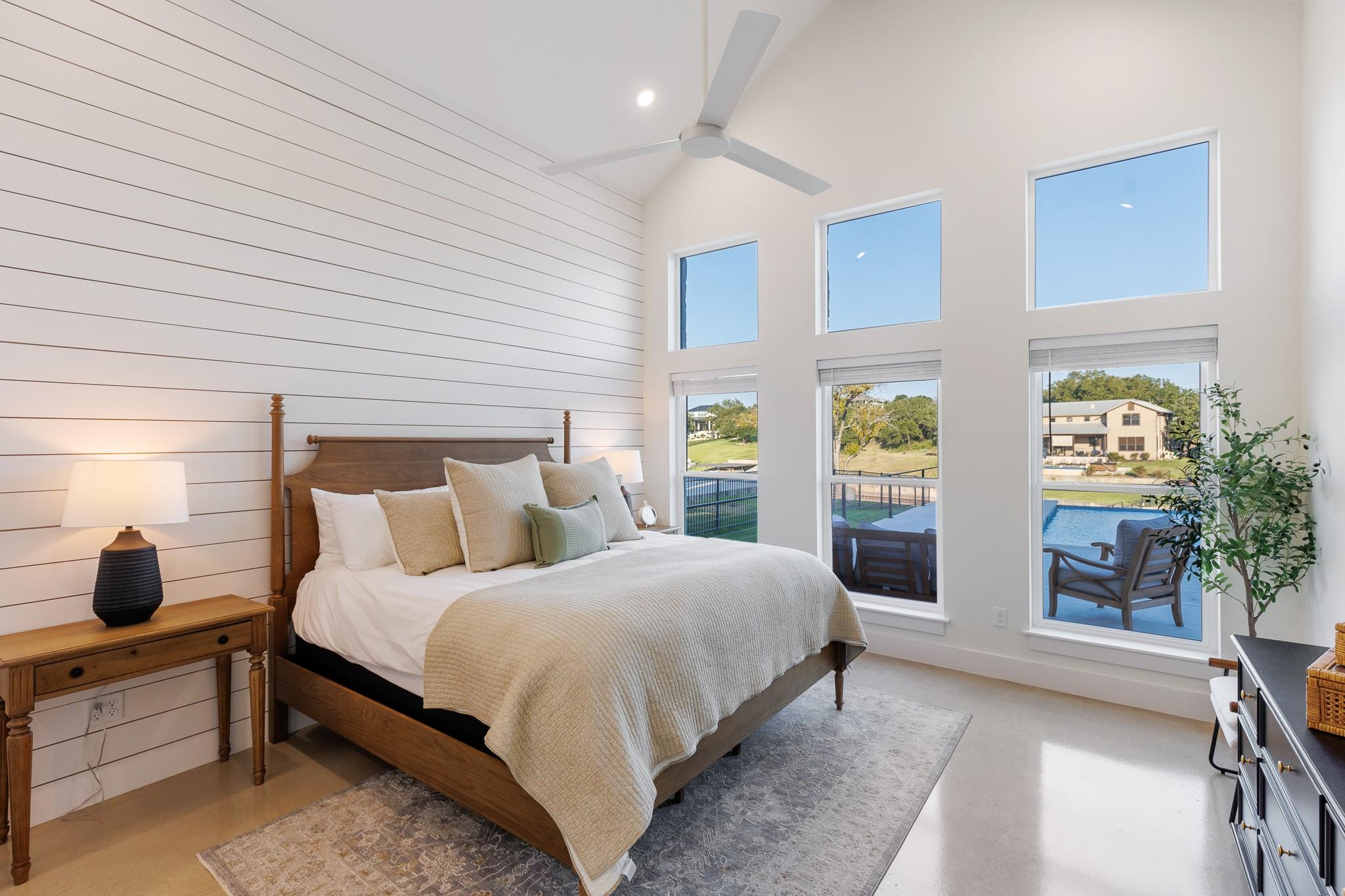 241 Lazy Oaks LN