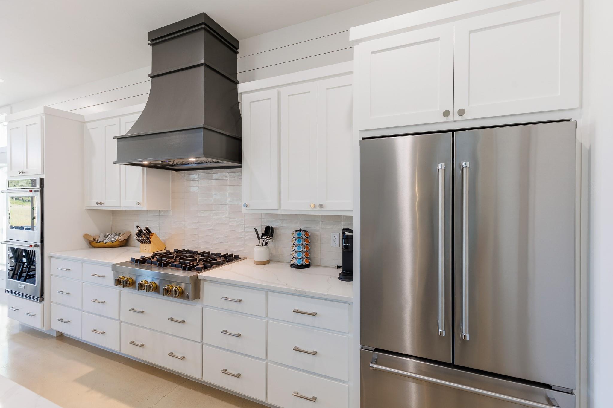 241 Lazy Oaks LN