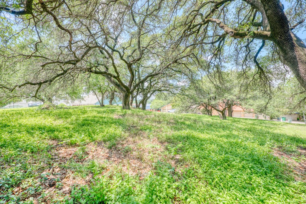 120 Hidden Oaks DR