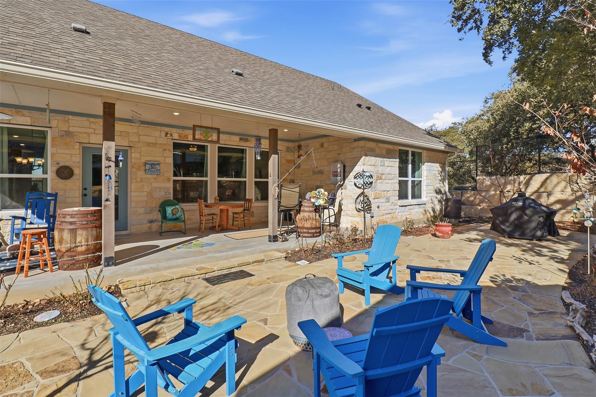 127 Hidden Oaks DR