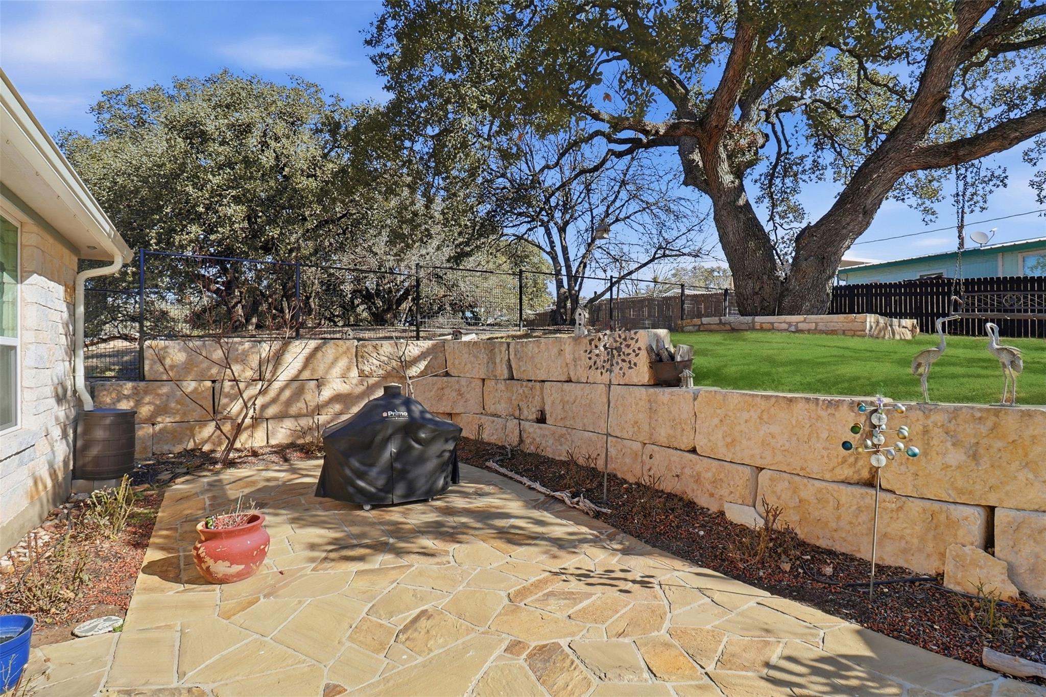 127 Hidden Oaks DR