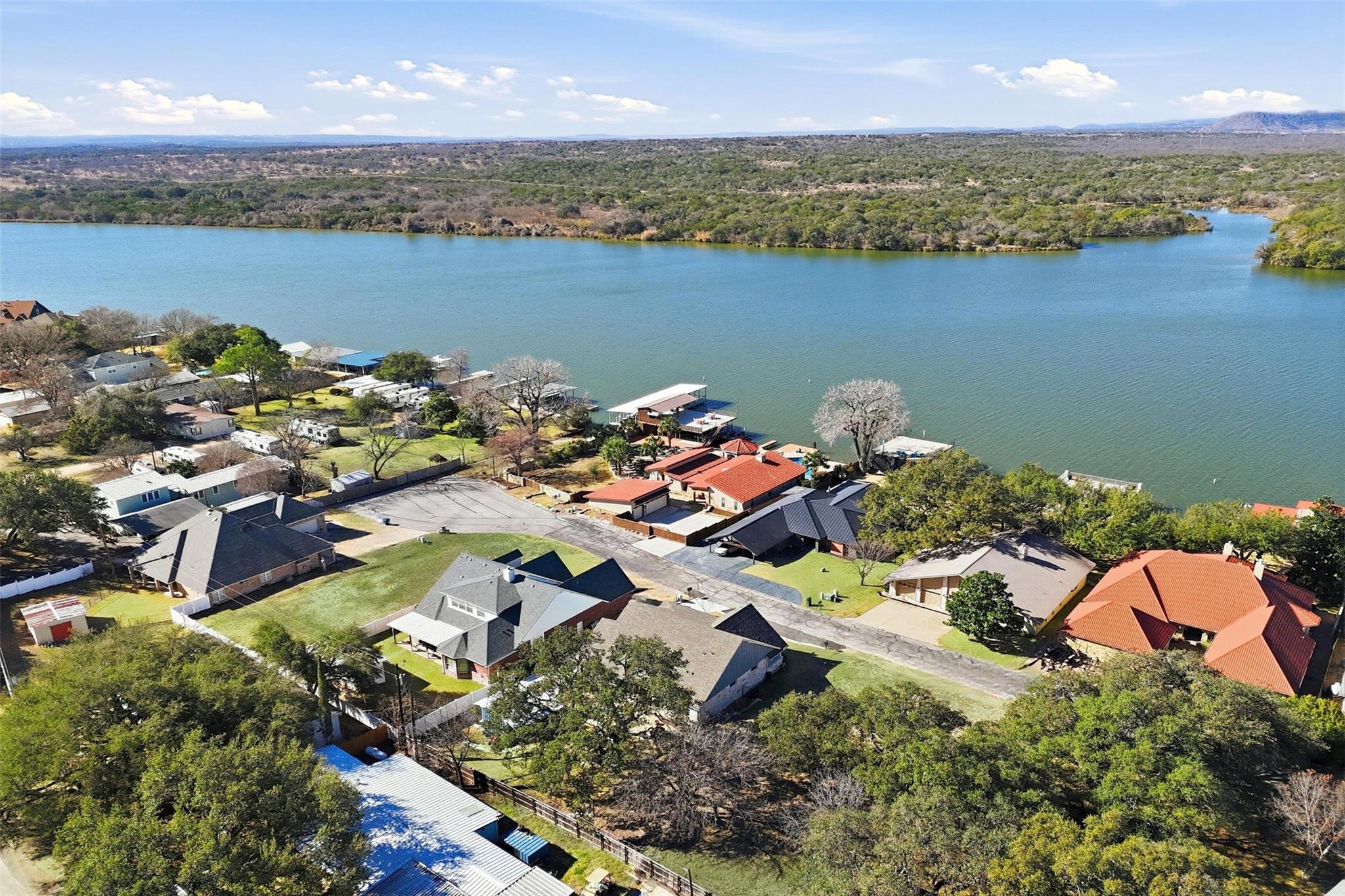 127 Hidden Oaks DR