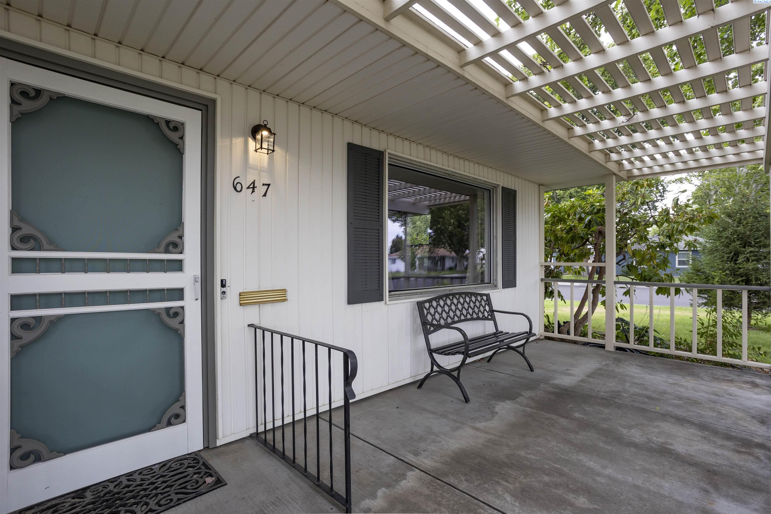 647 Birch Ave.