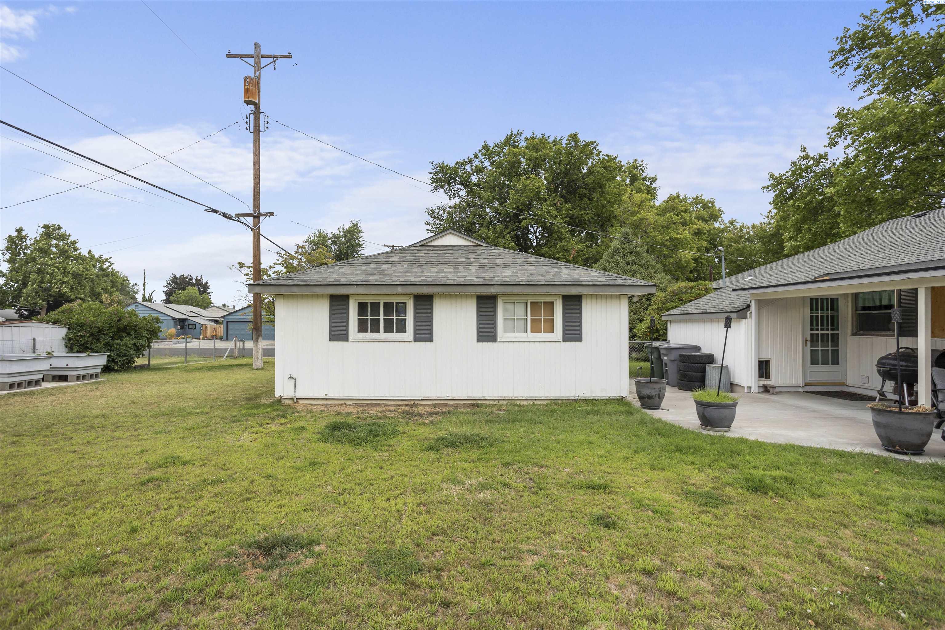 647 Birch Ave.