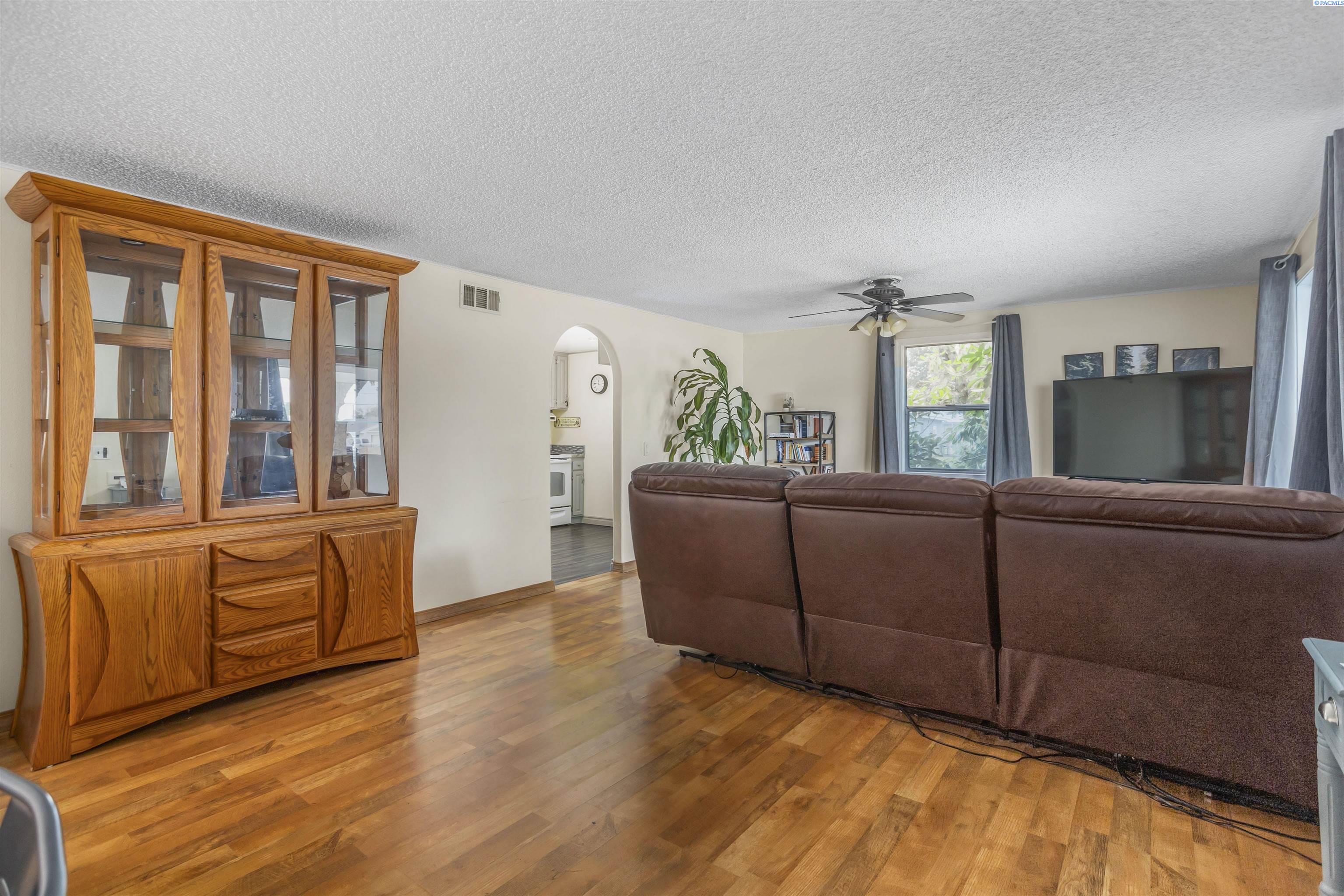 647 Birch Ave.