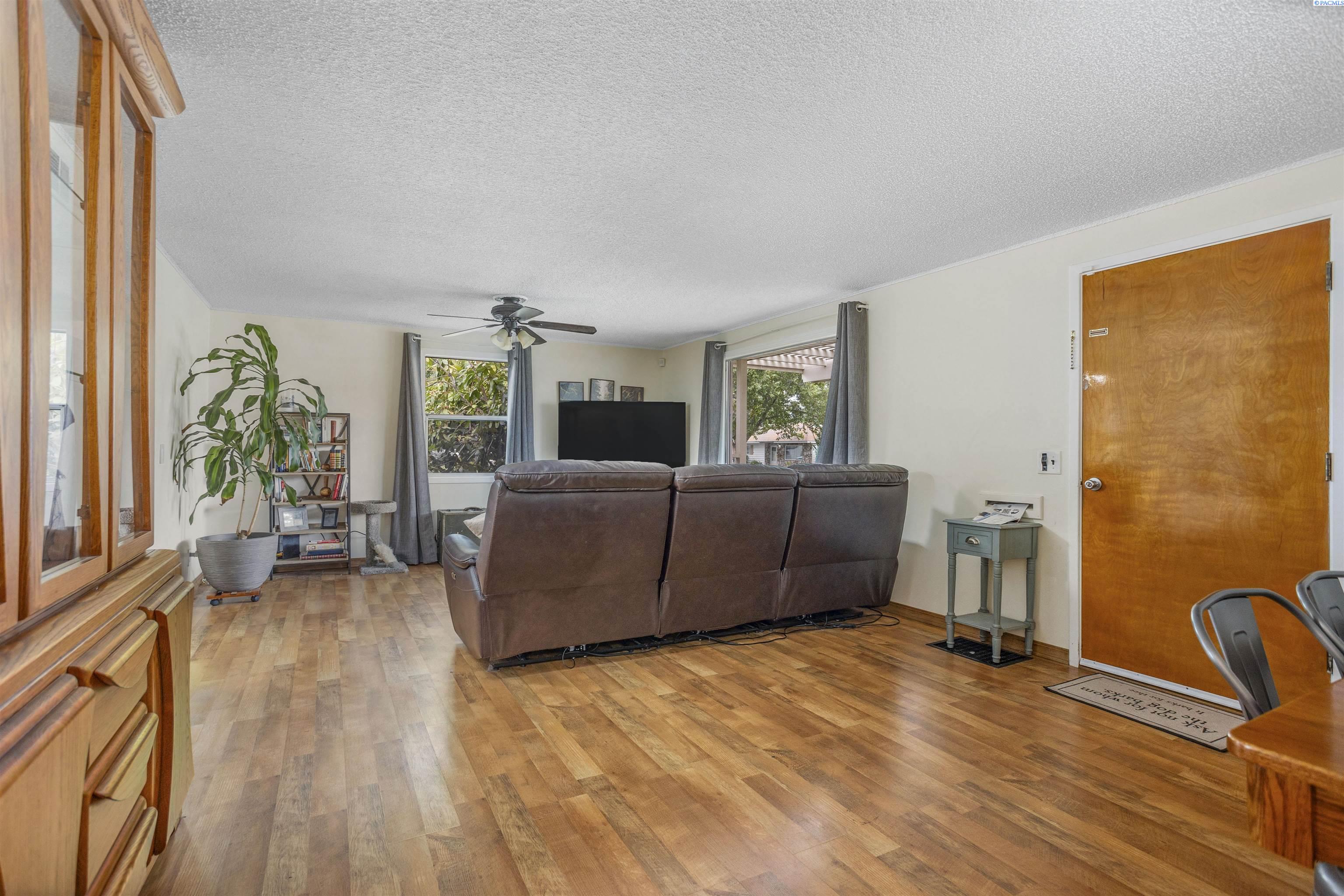 647 Birch Ave.