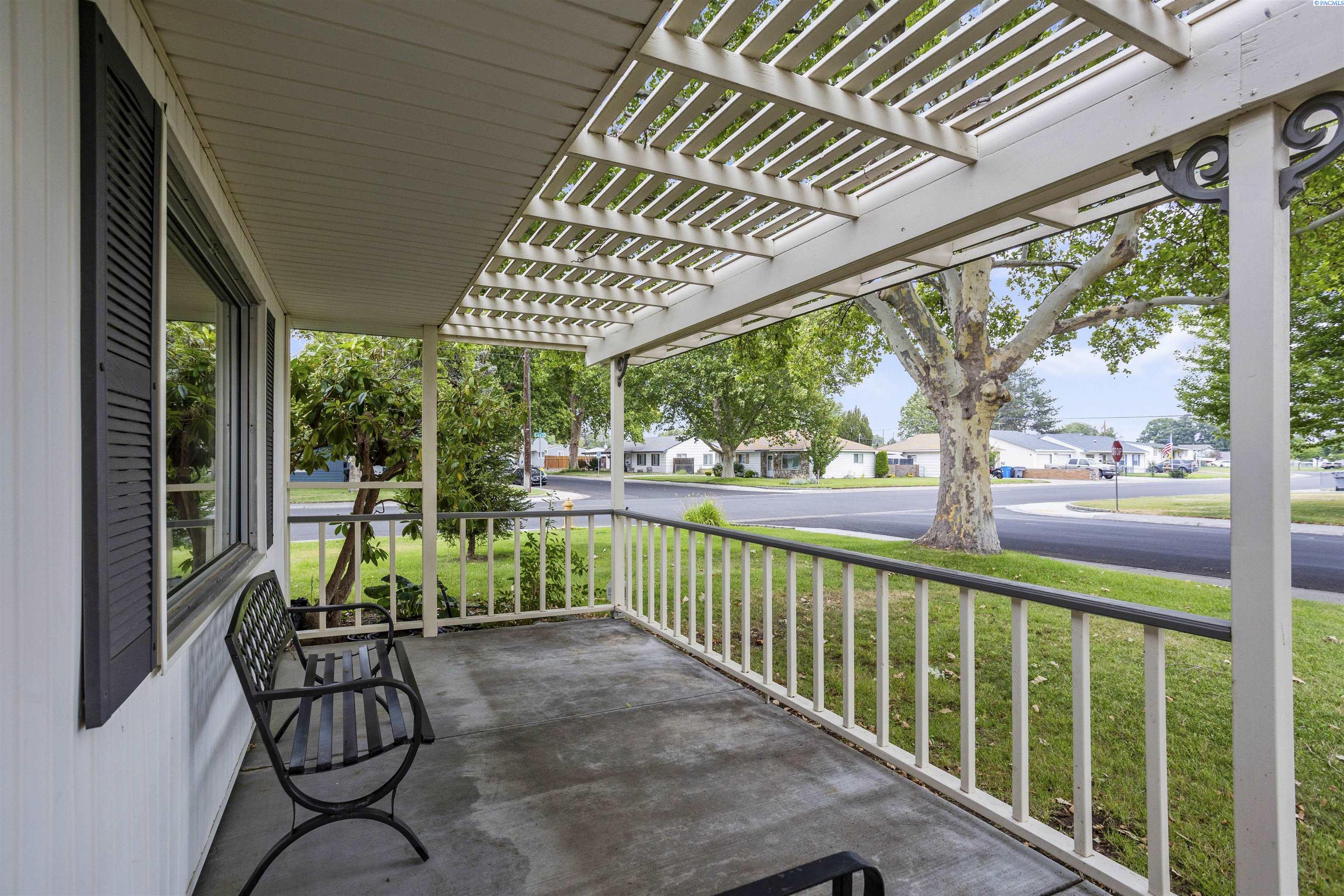647 Birch Ave.