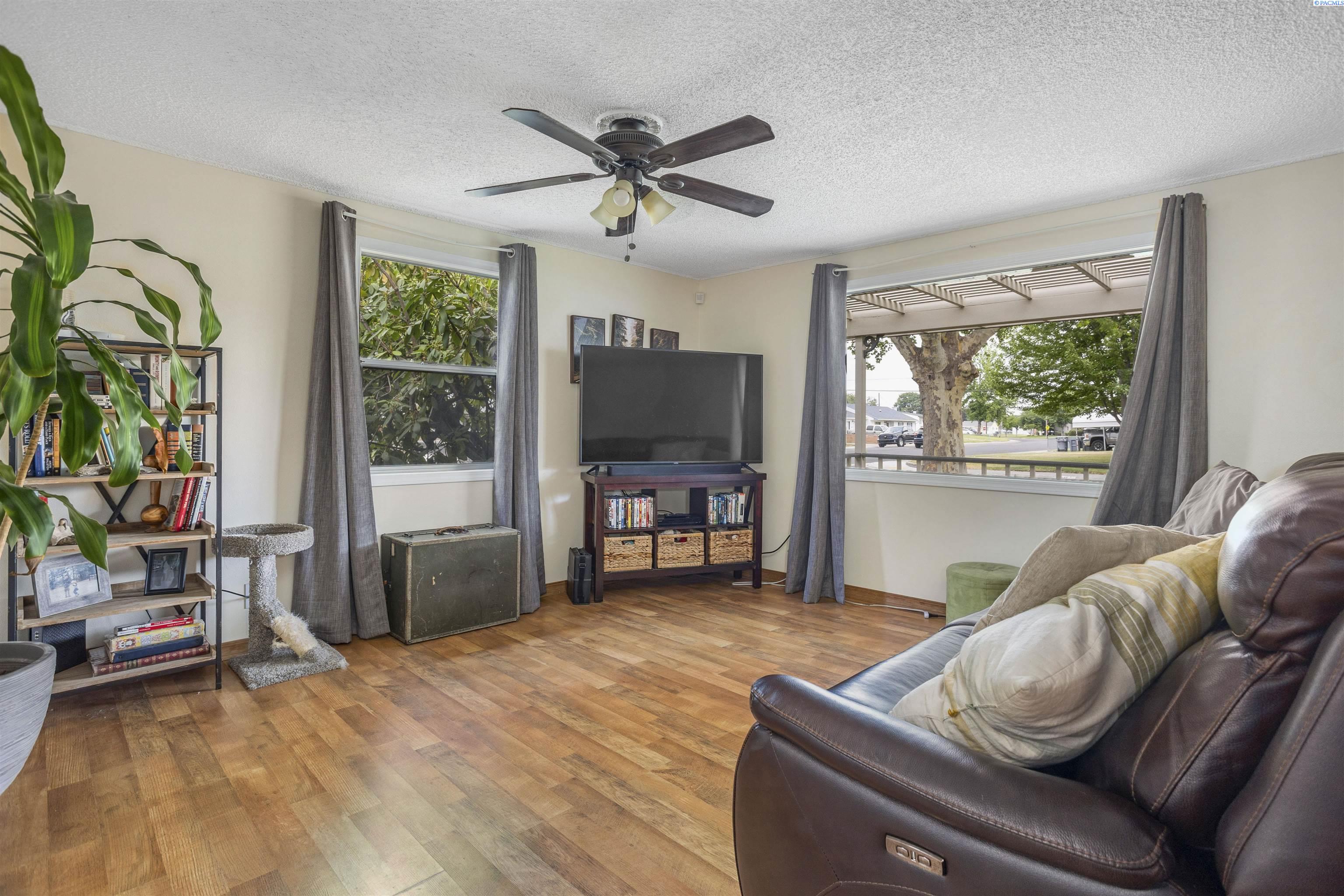 647 Birch Ave.
