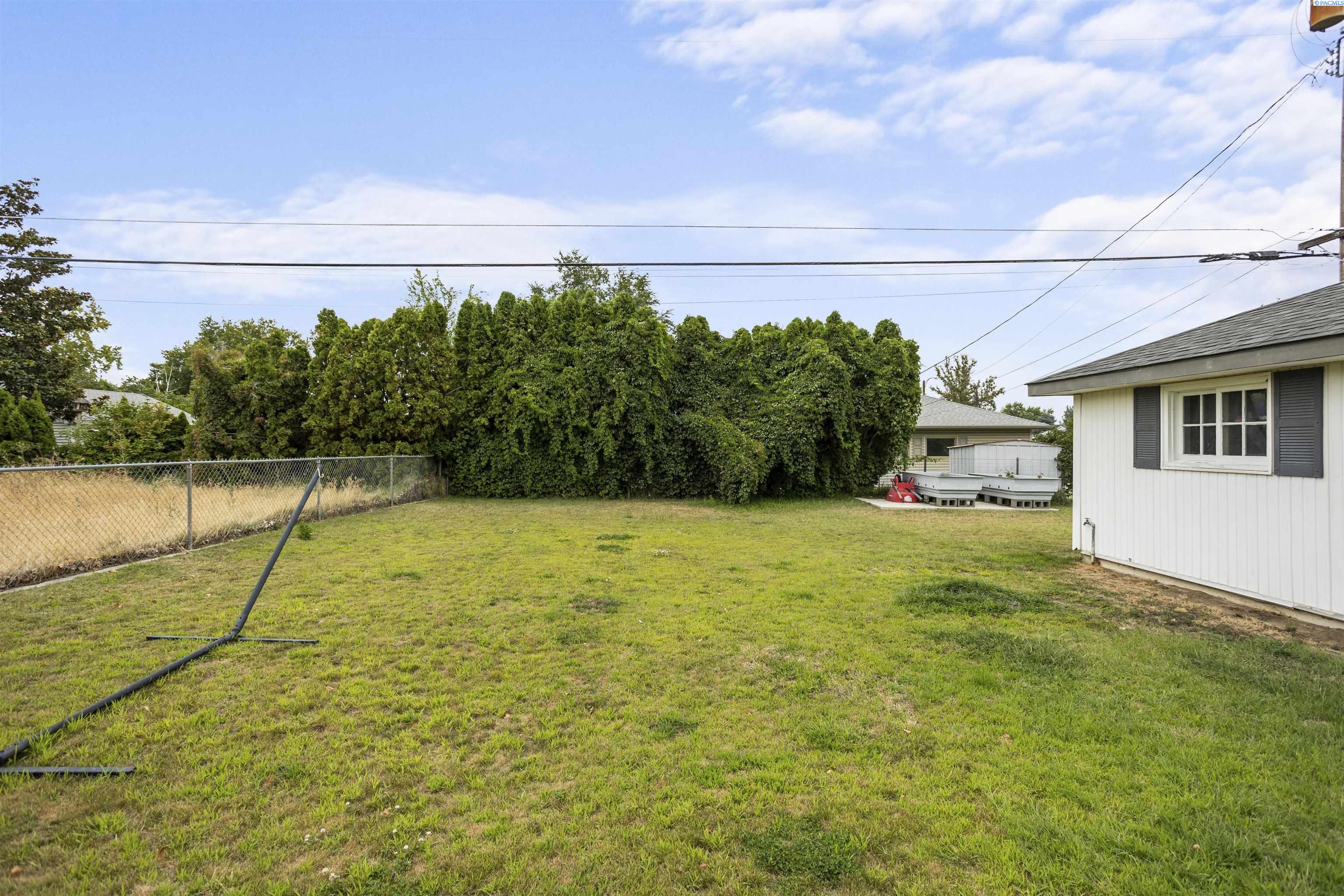 647 Birch Ave.
