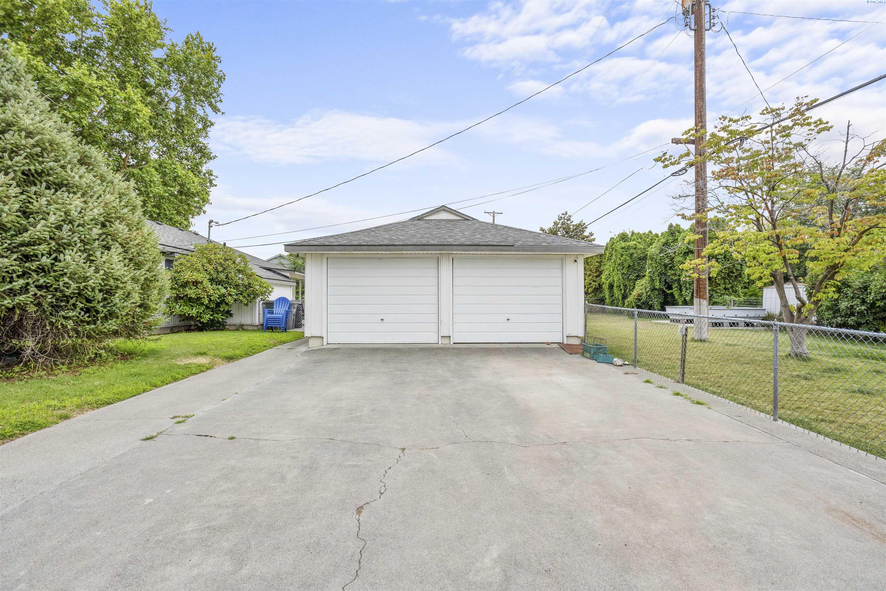 647 Birch Ave.