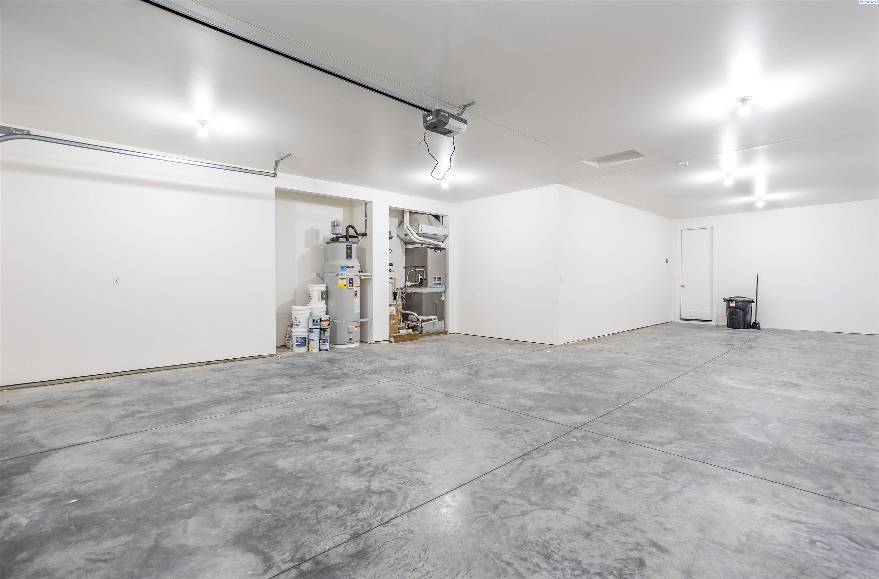 1226 Meadow Hills Dr