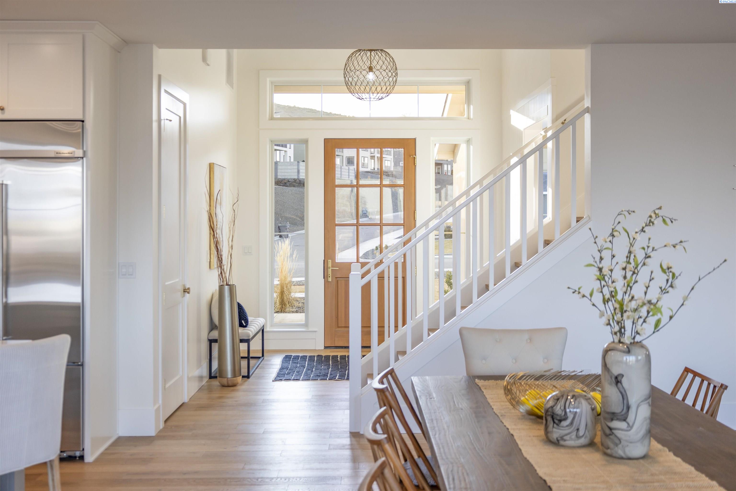 1226 Meadow Hills Dr