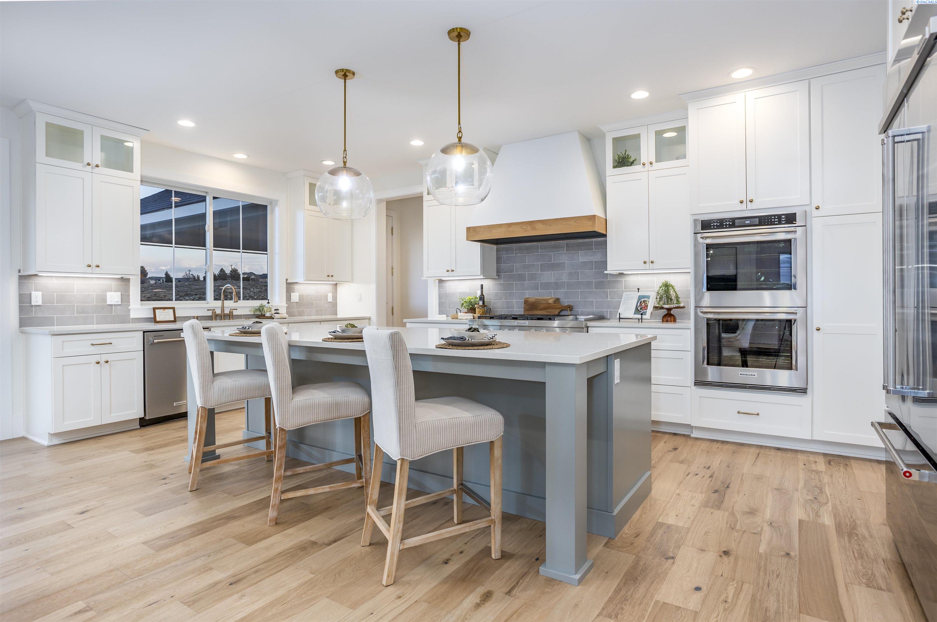 1226 Meadow Hills Dr