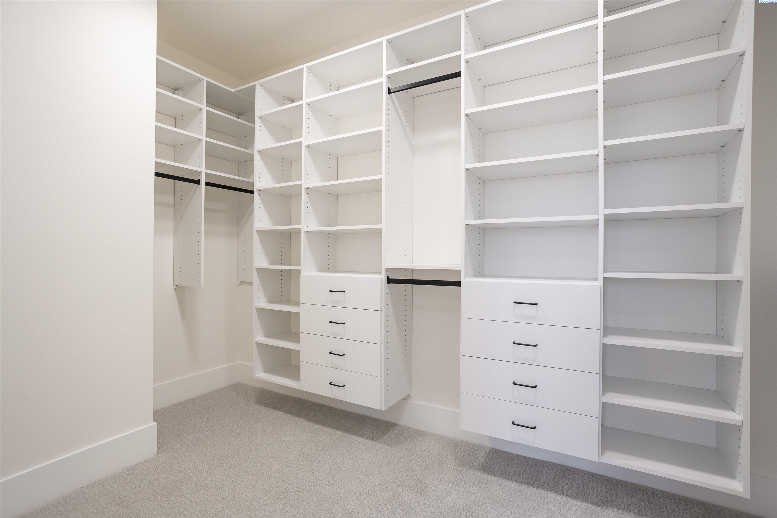 1226 Meadow Hills Dr