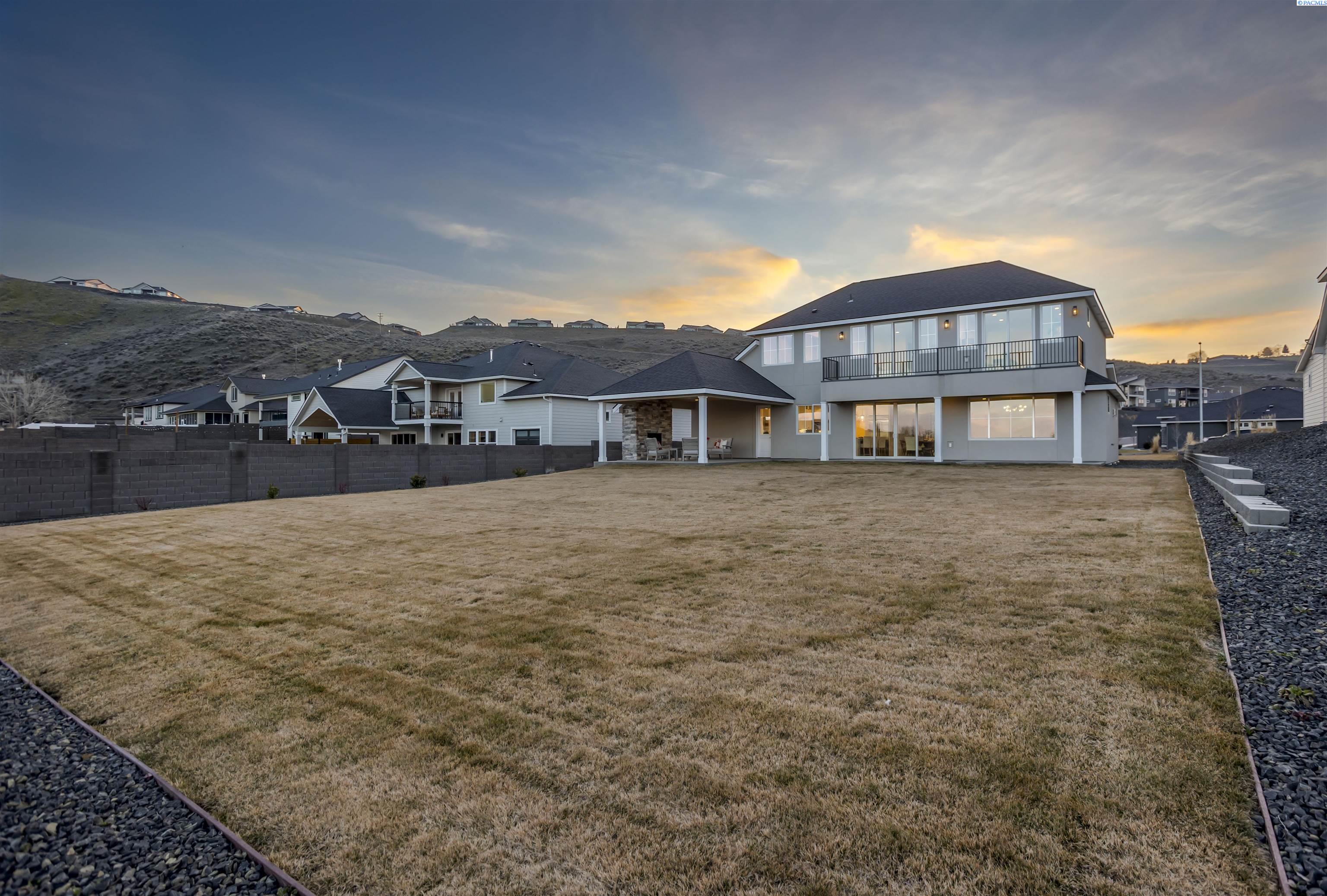 1226 Meadow Hills Dr