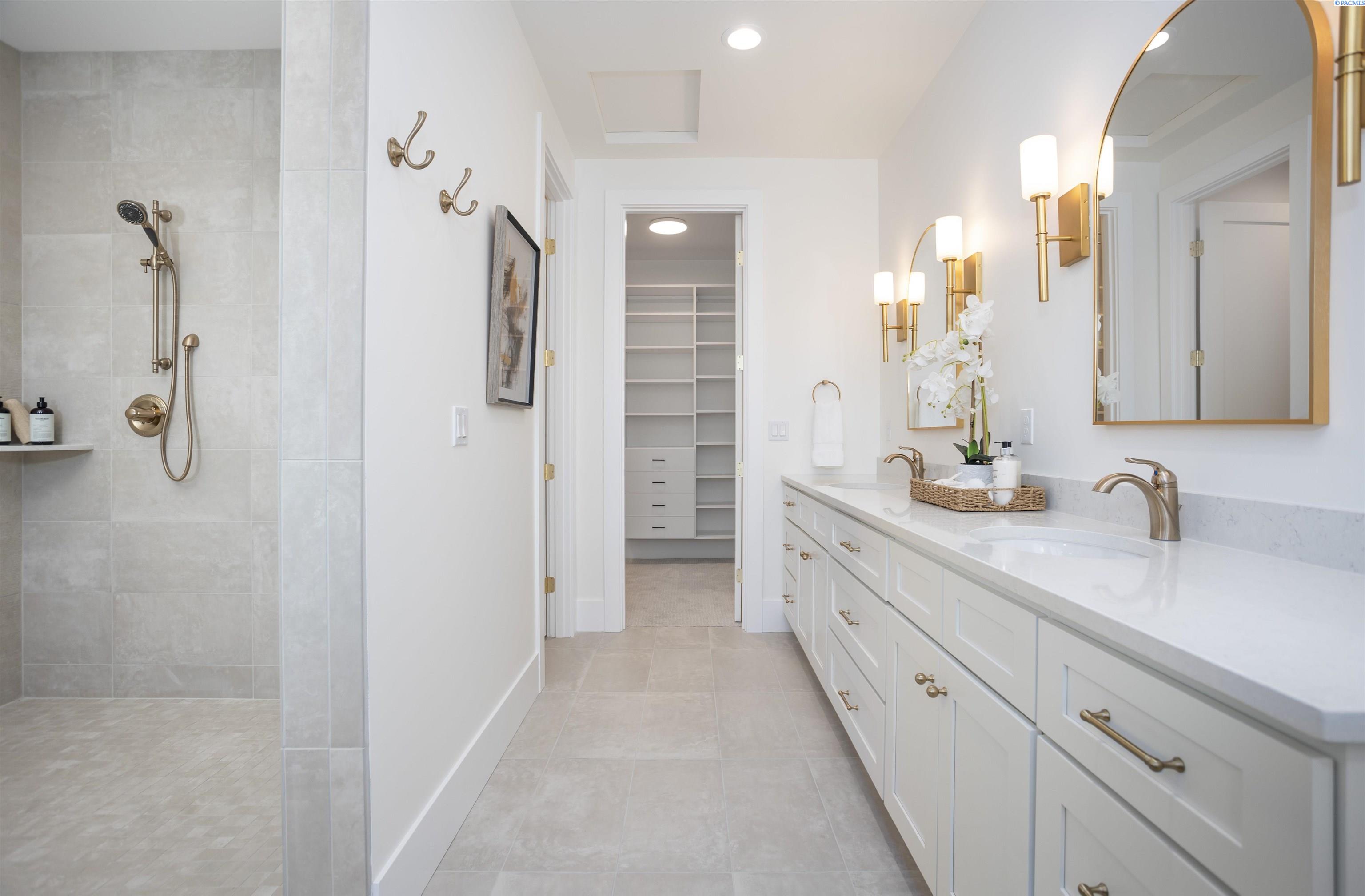 1226 Meadow Hills Dr