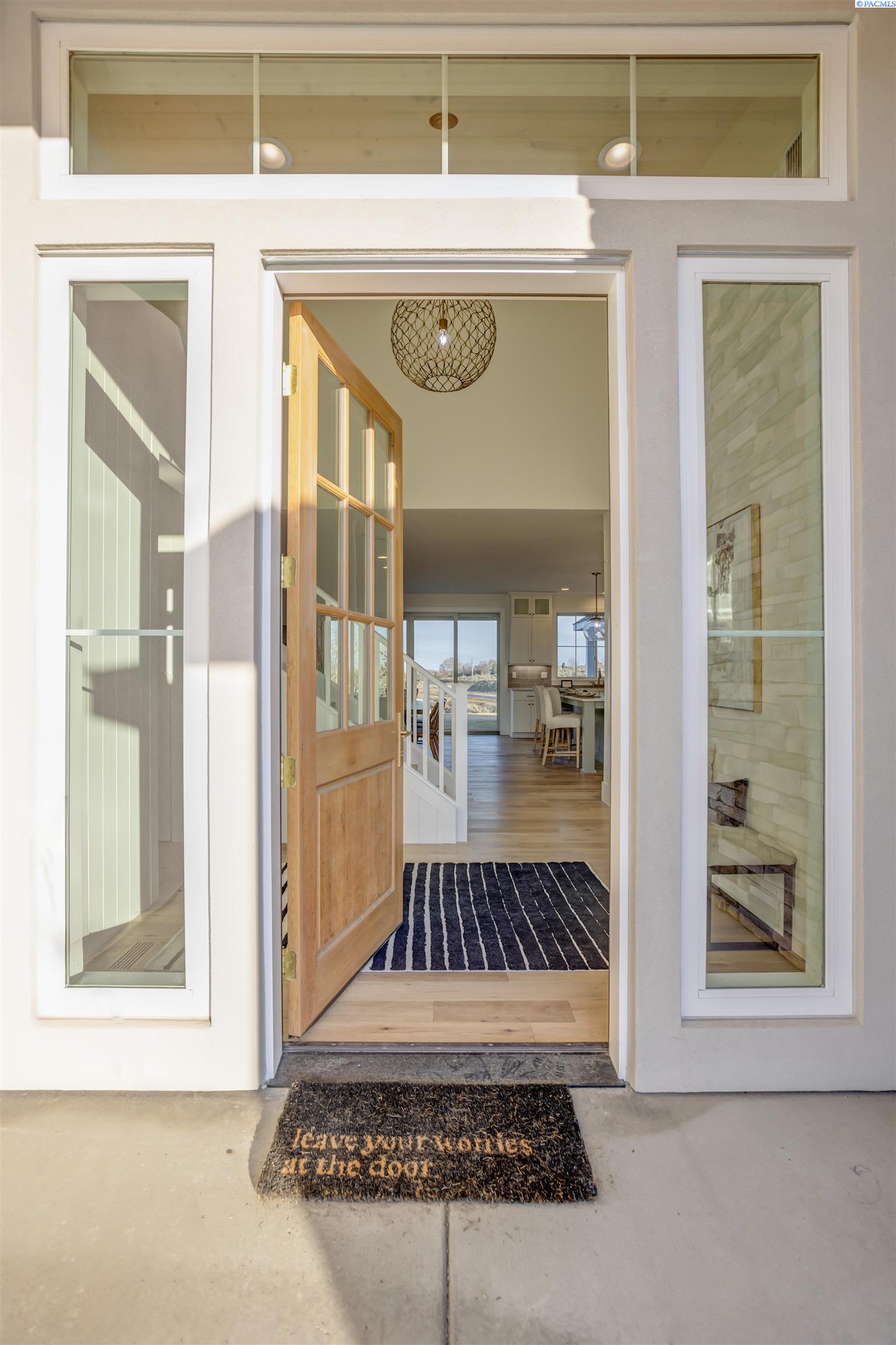 1226 Meadow Hills Dr