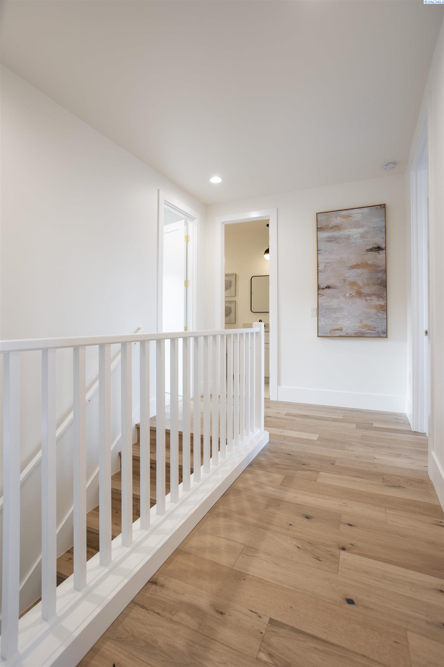 1226 Meadow Hills Dr