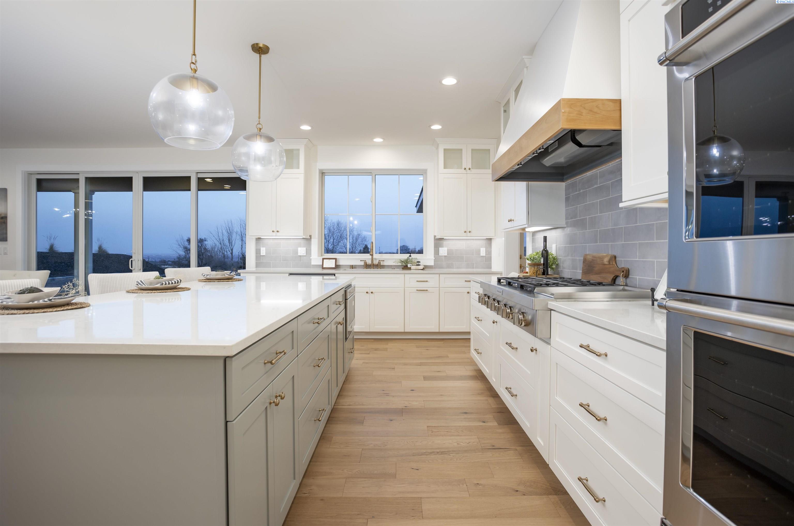 1226 Meadow Hills Dr