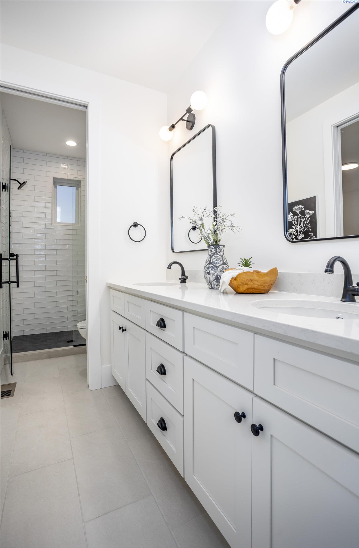 1226 Meadow Hills Dr