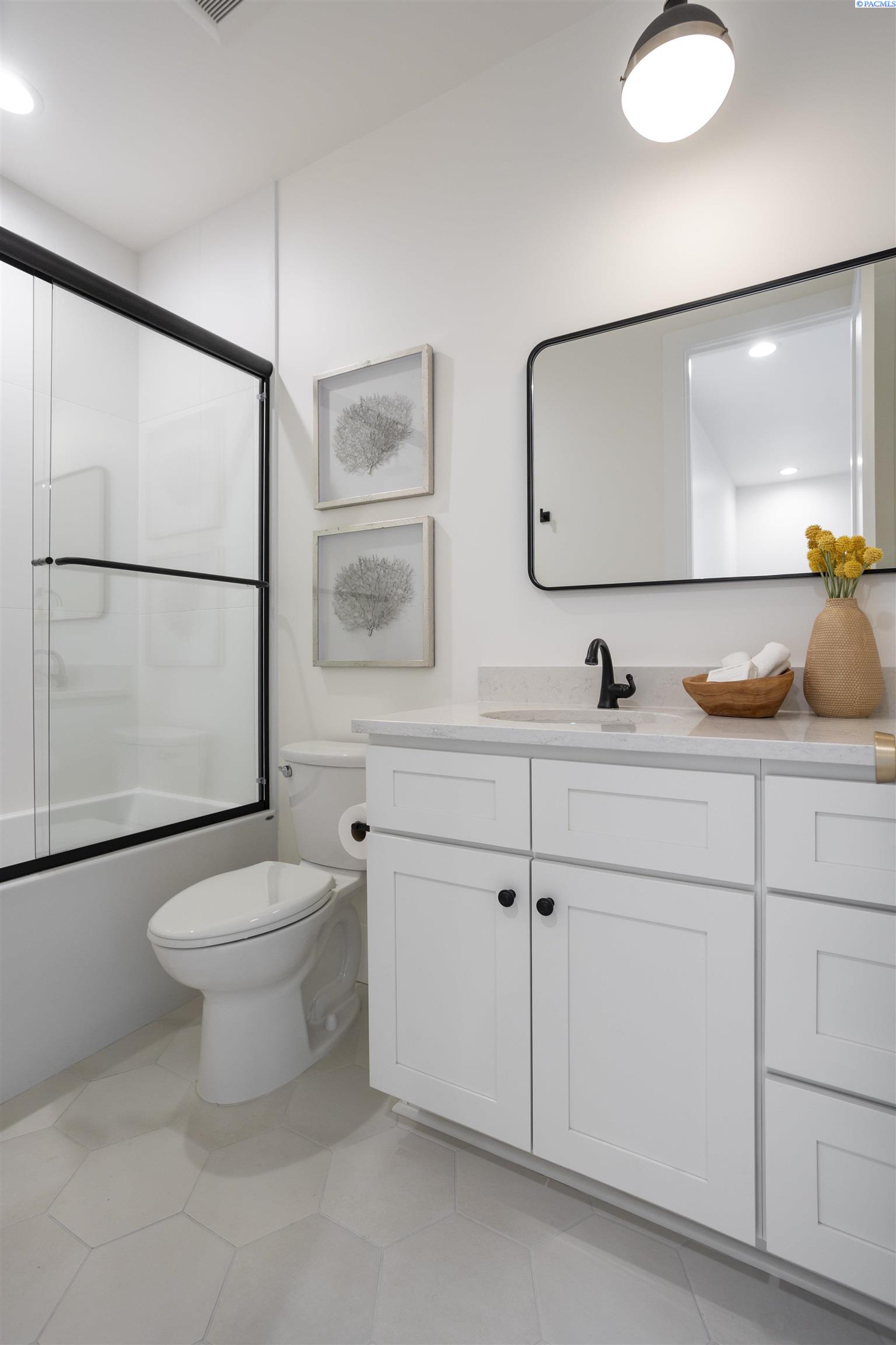 1226 Meadow Hills Dr