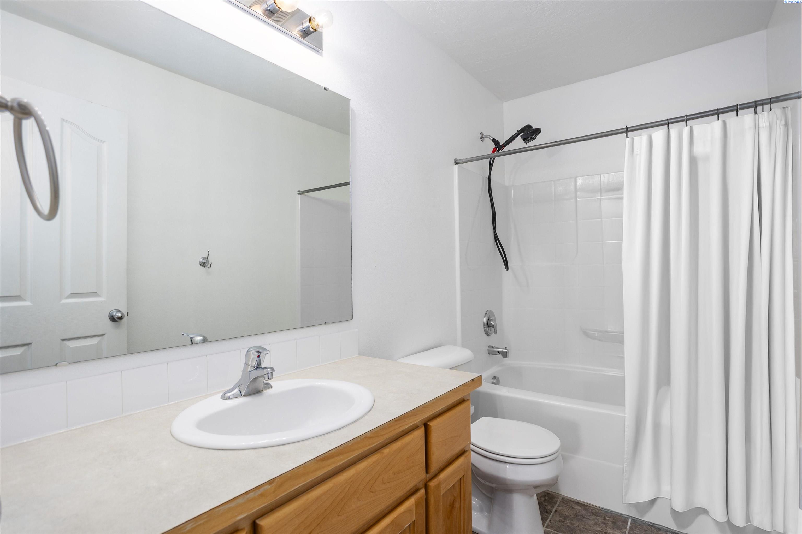 4015 Manassas Ct