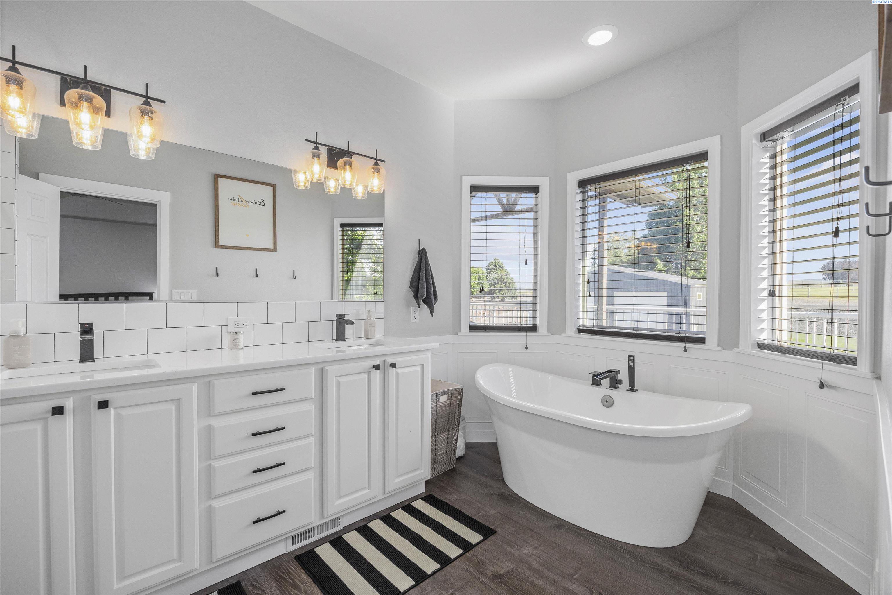 92104 E Sagebrush Rd