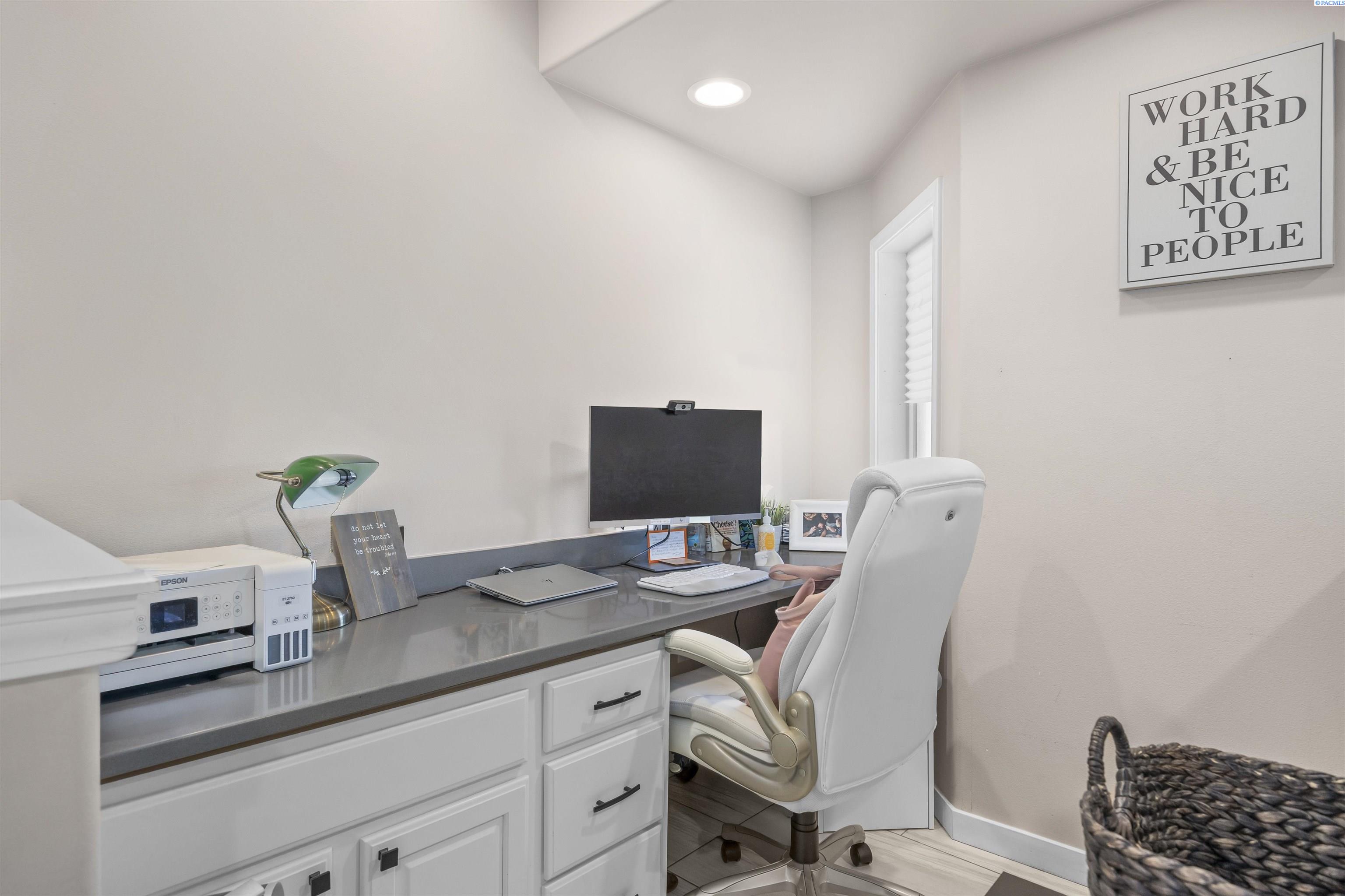 92104 E Sagebrush Rd