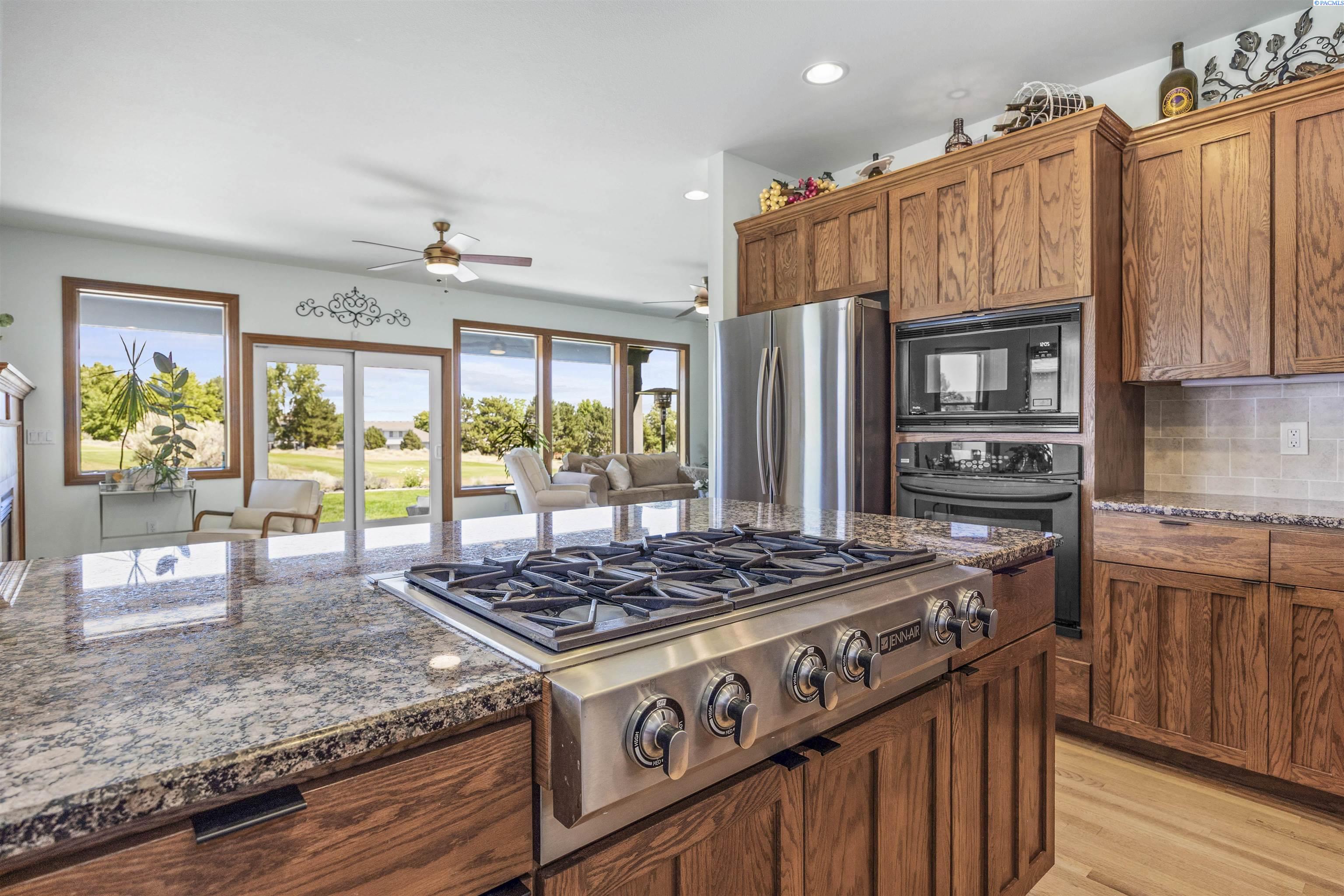 2730 Sawgrass Loop