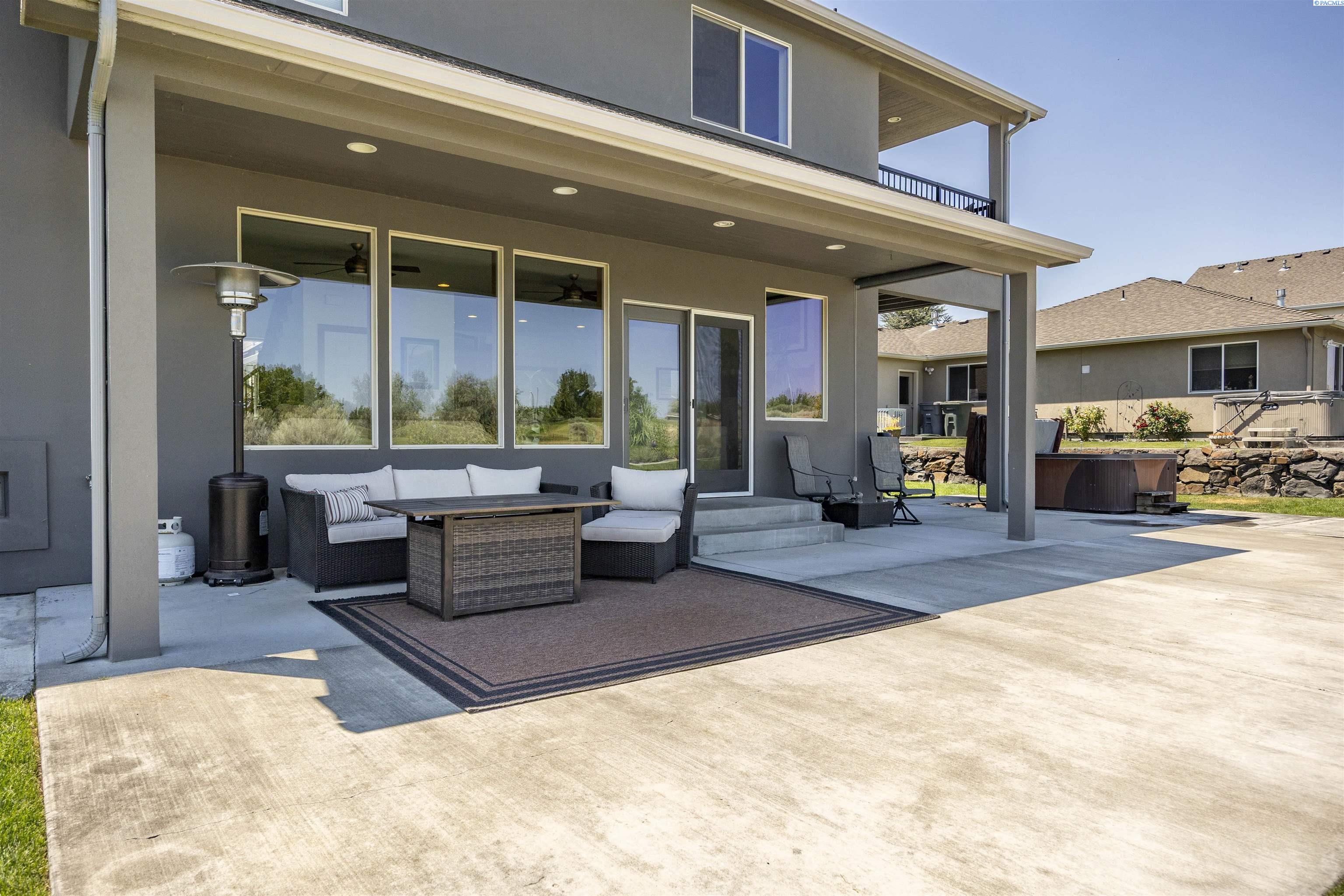 2730 Sawgrass Loop