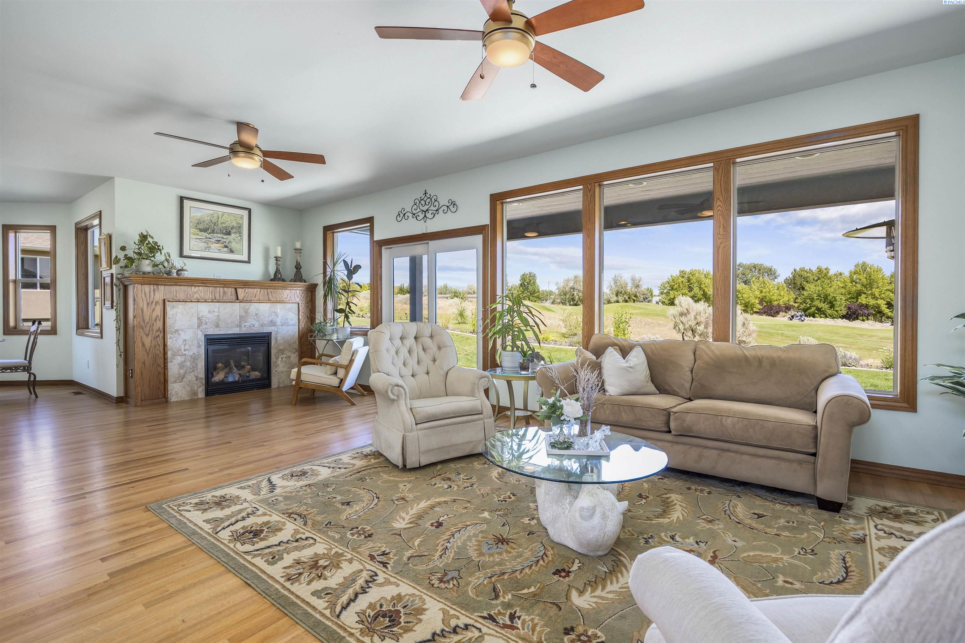 2730 Sawgrass Loop