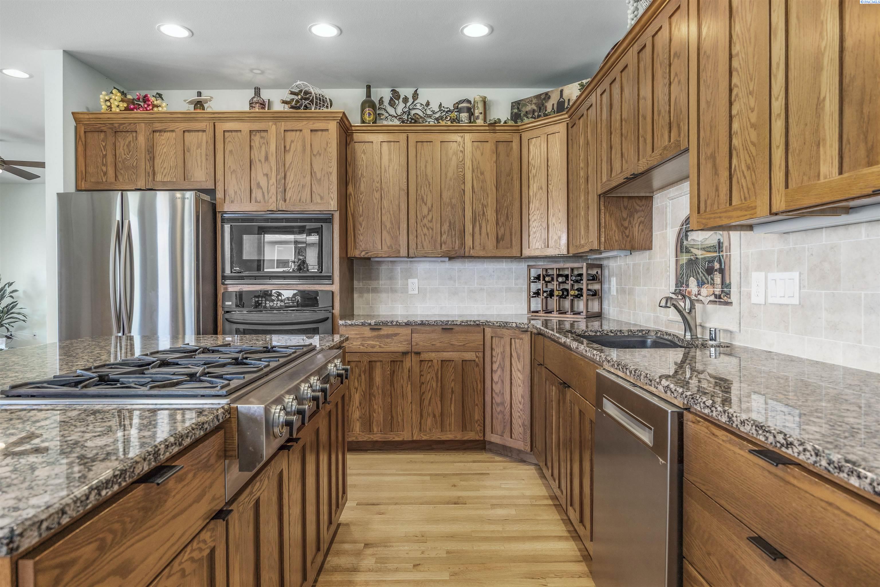 2730 Sawgrass Loop